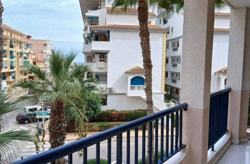 Resale - Apartment - Torrevieja - La Mata pueblo