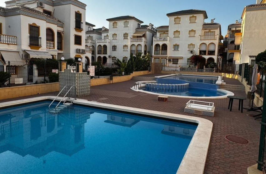 Resale - Apartment - Torrevieja - La Mata