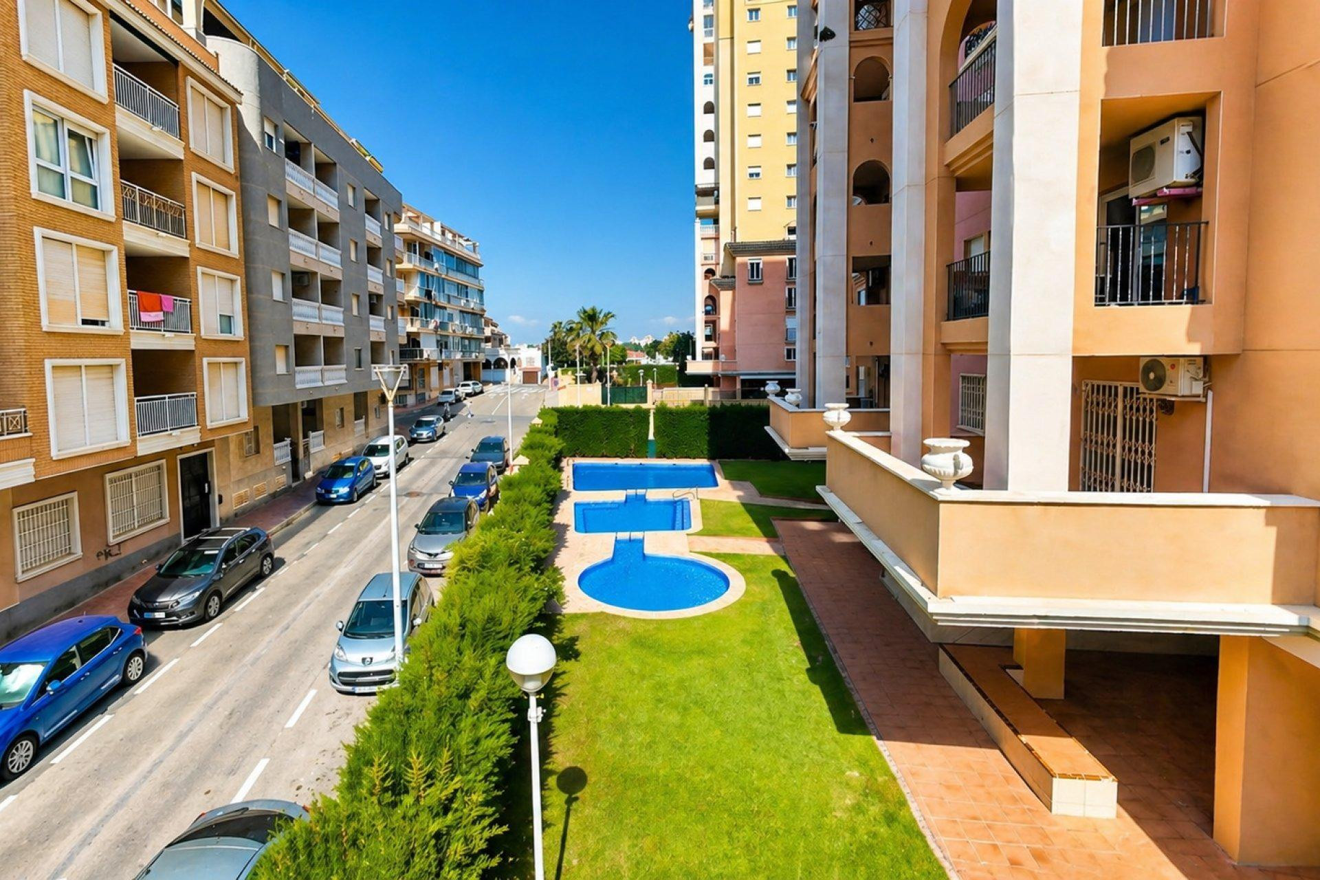 Resale - Apartment - Torrevieja - Los Frutales