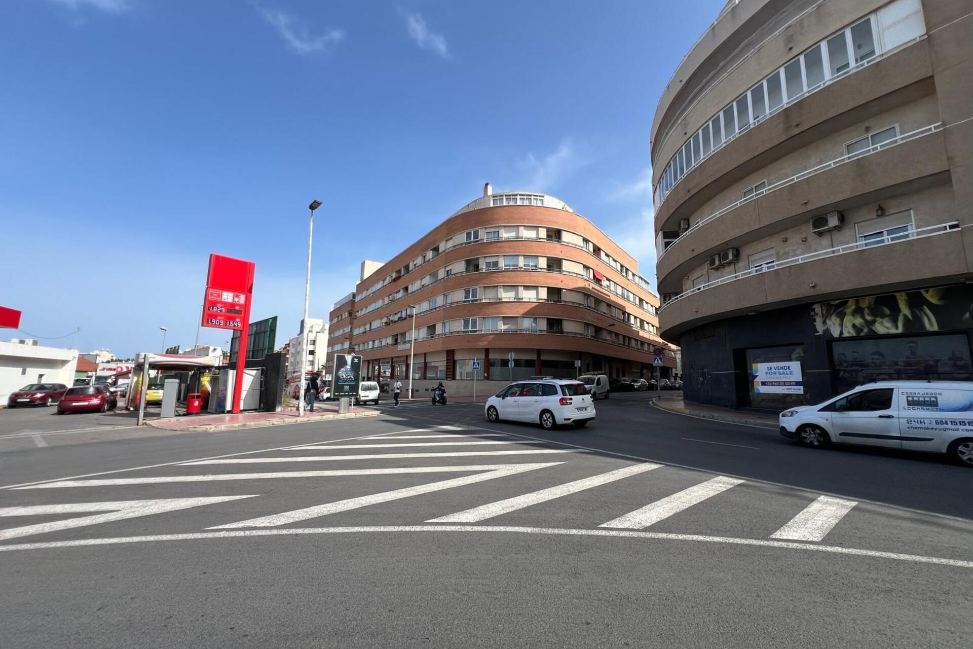 Resale - Apartment - Torrevieja - Parque de las Naciones