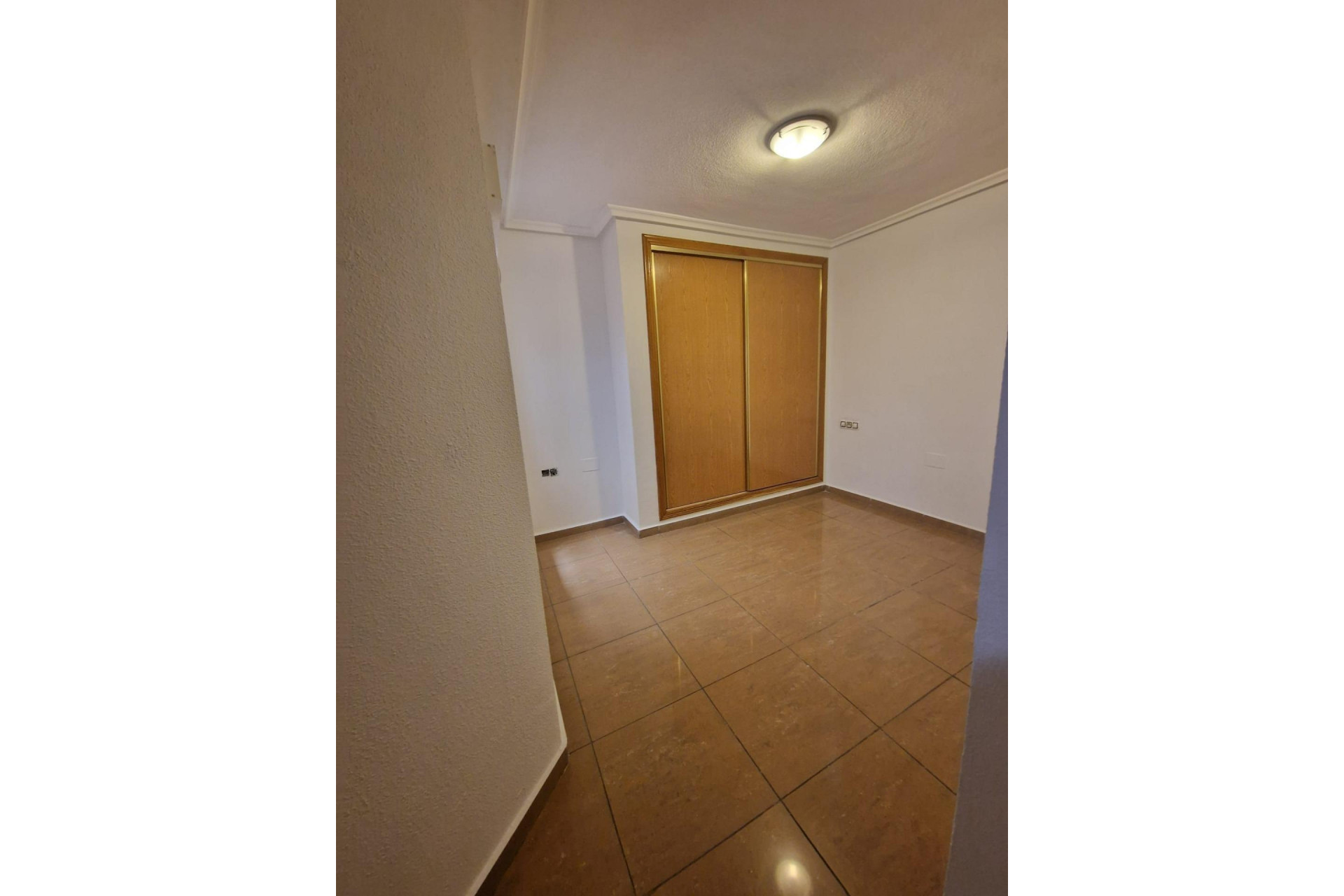 Resale - Apartment - Torrevieja - Paseo maritimo