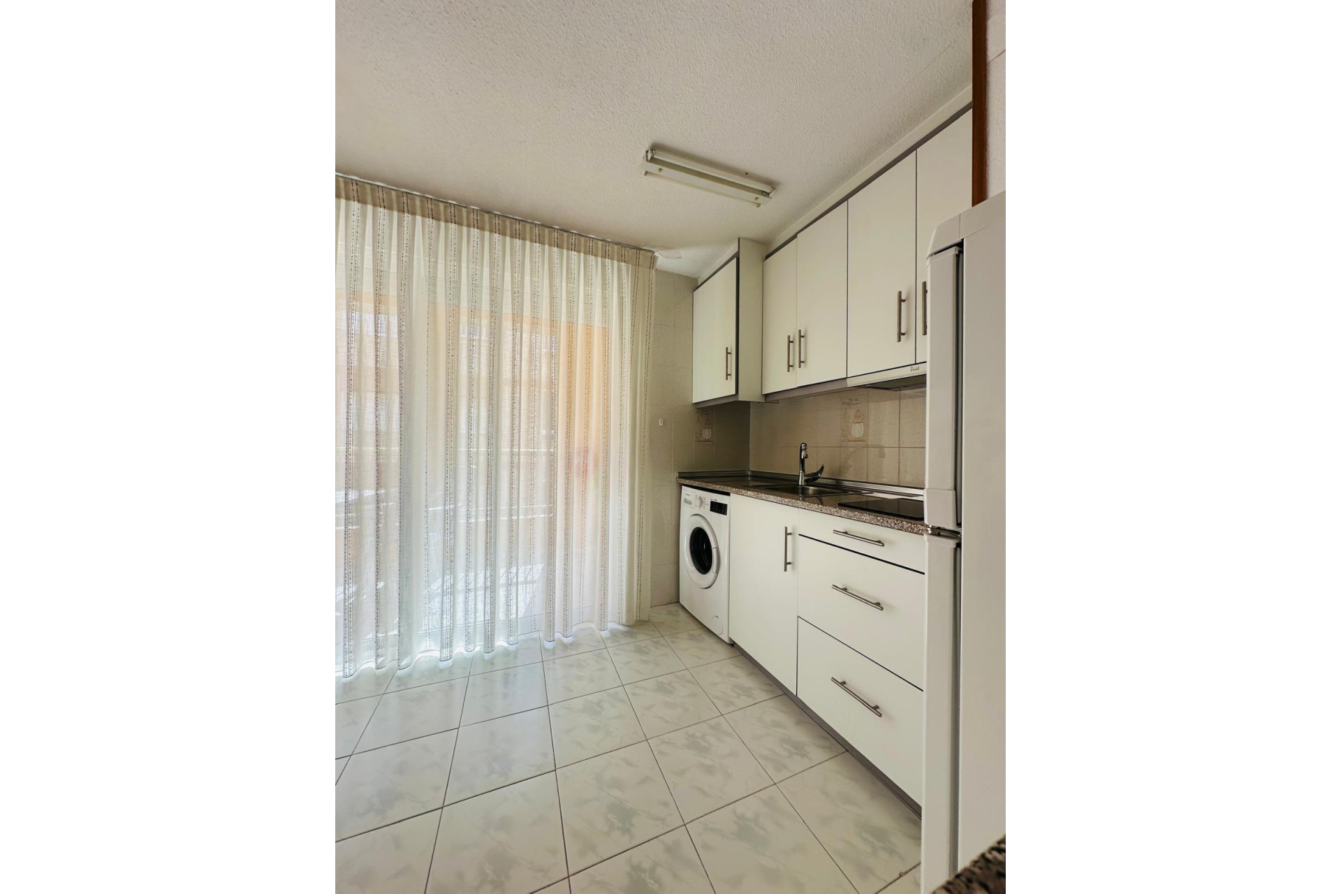 Resale - Apartment - Torrevieja - Paseo maritimo