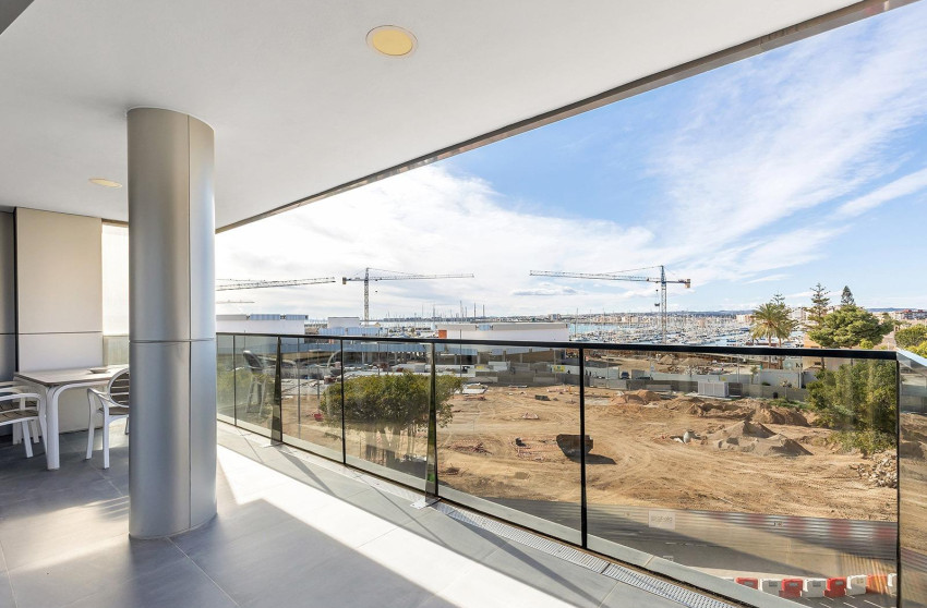 Resale - Apartment - Torrevieja - Paseo maritimo