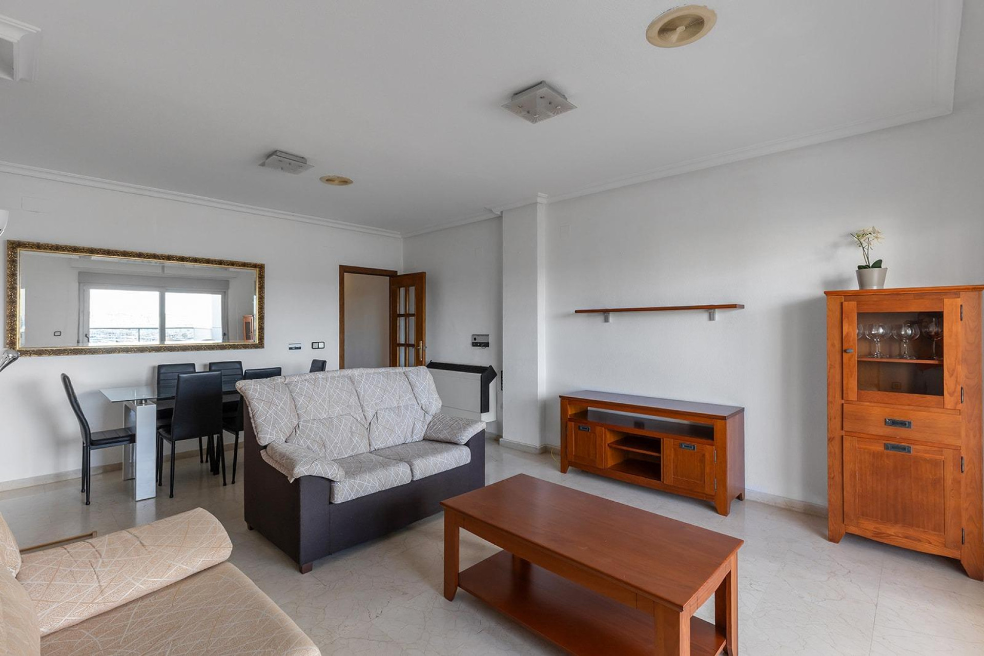 Resale - Apartment - Torrevieja - Paseo maritimo