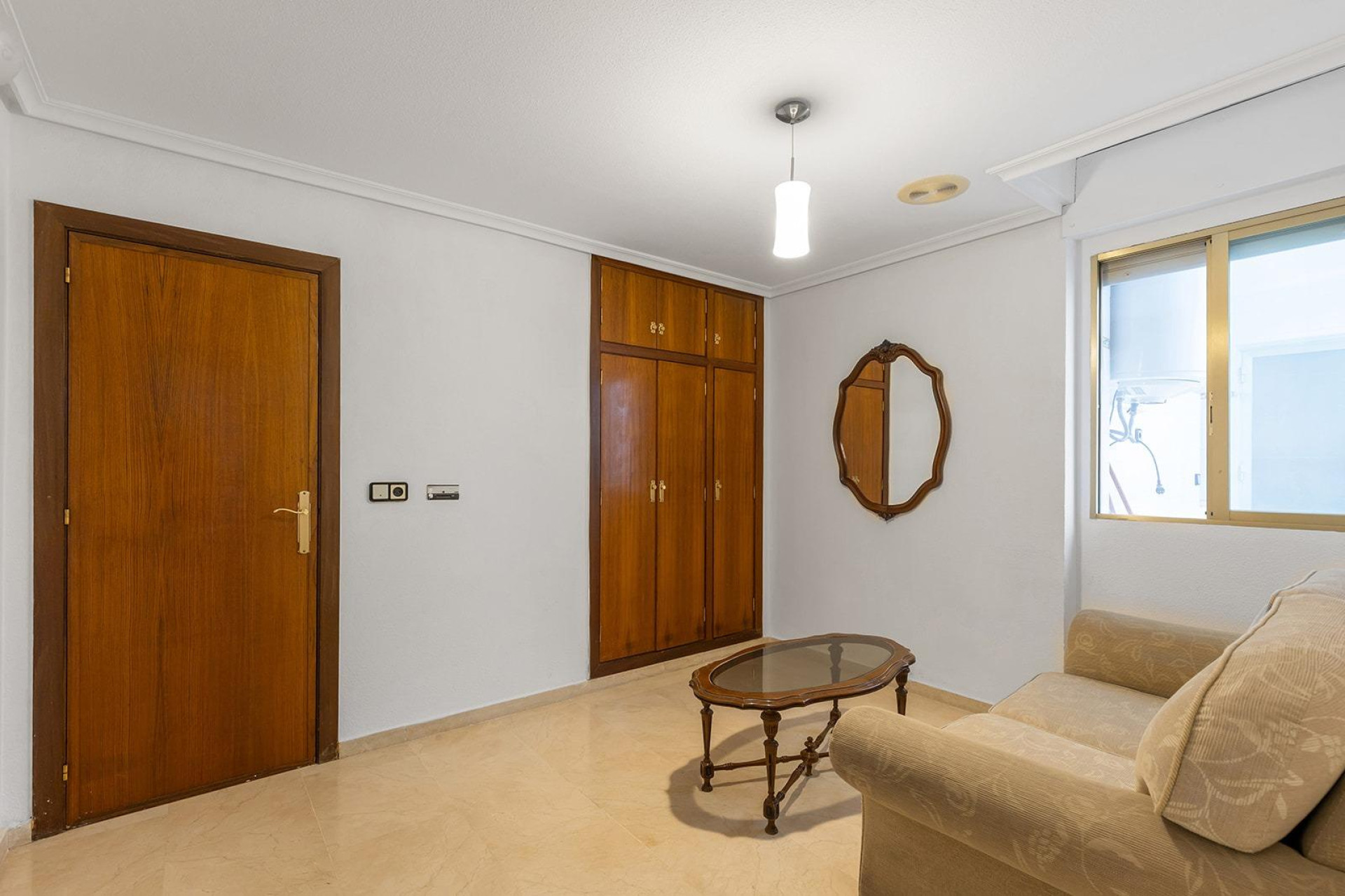 Resale - Apartment - Torrevieja - Paseo maritimo