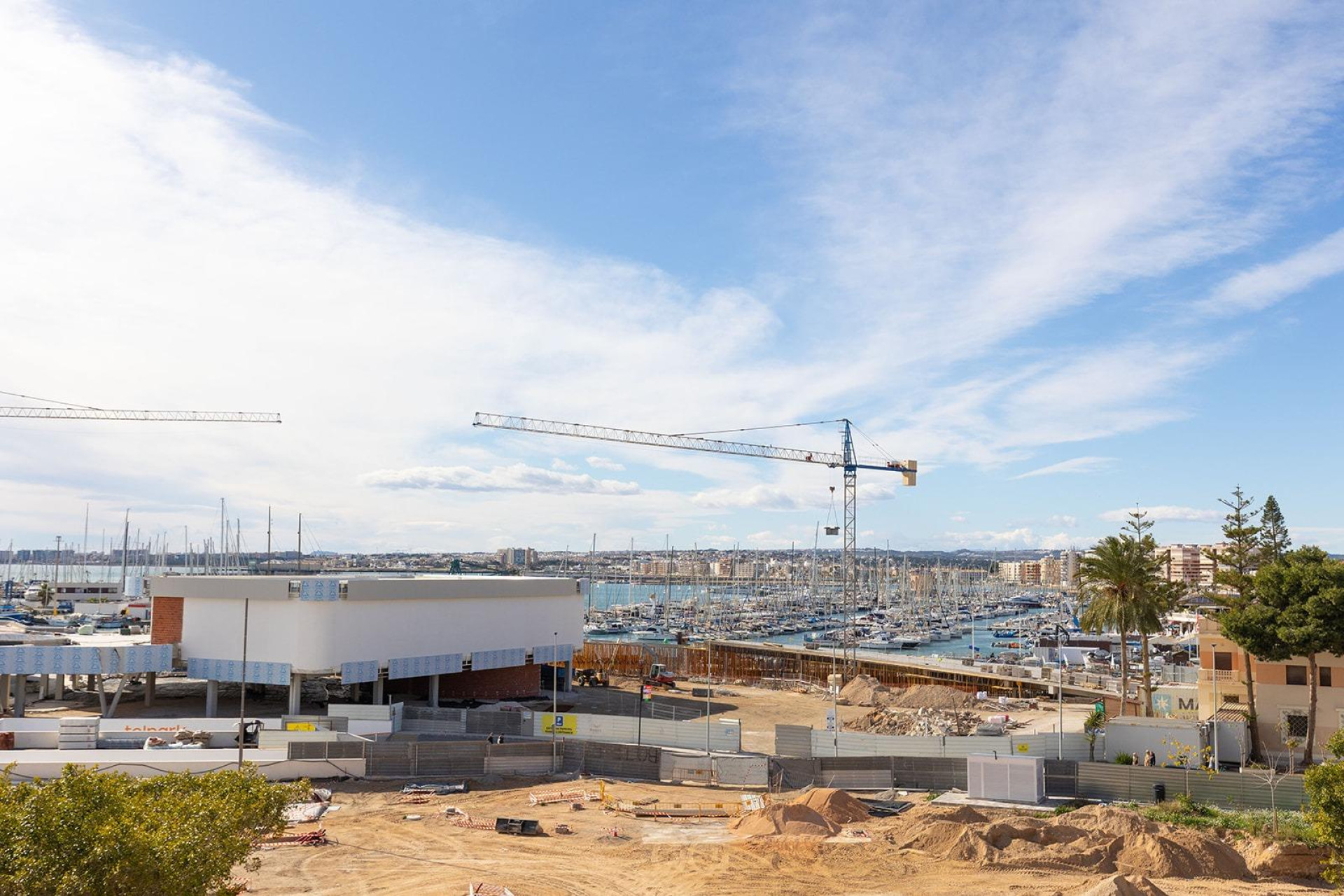 Resale - Apartment - Torrevieja - Paseo maritimo