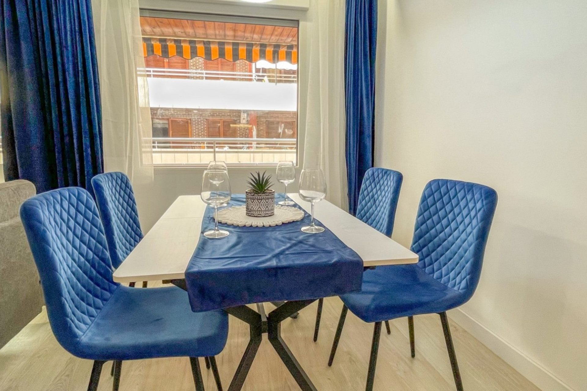 Resale - Apartment - Torrevieja - Playa Acequion