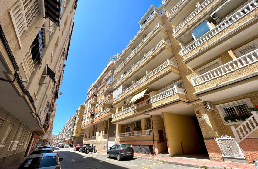 Resale - Apartment - Torrevieja - Playa de los locos