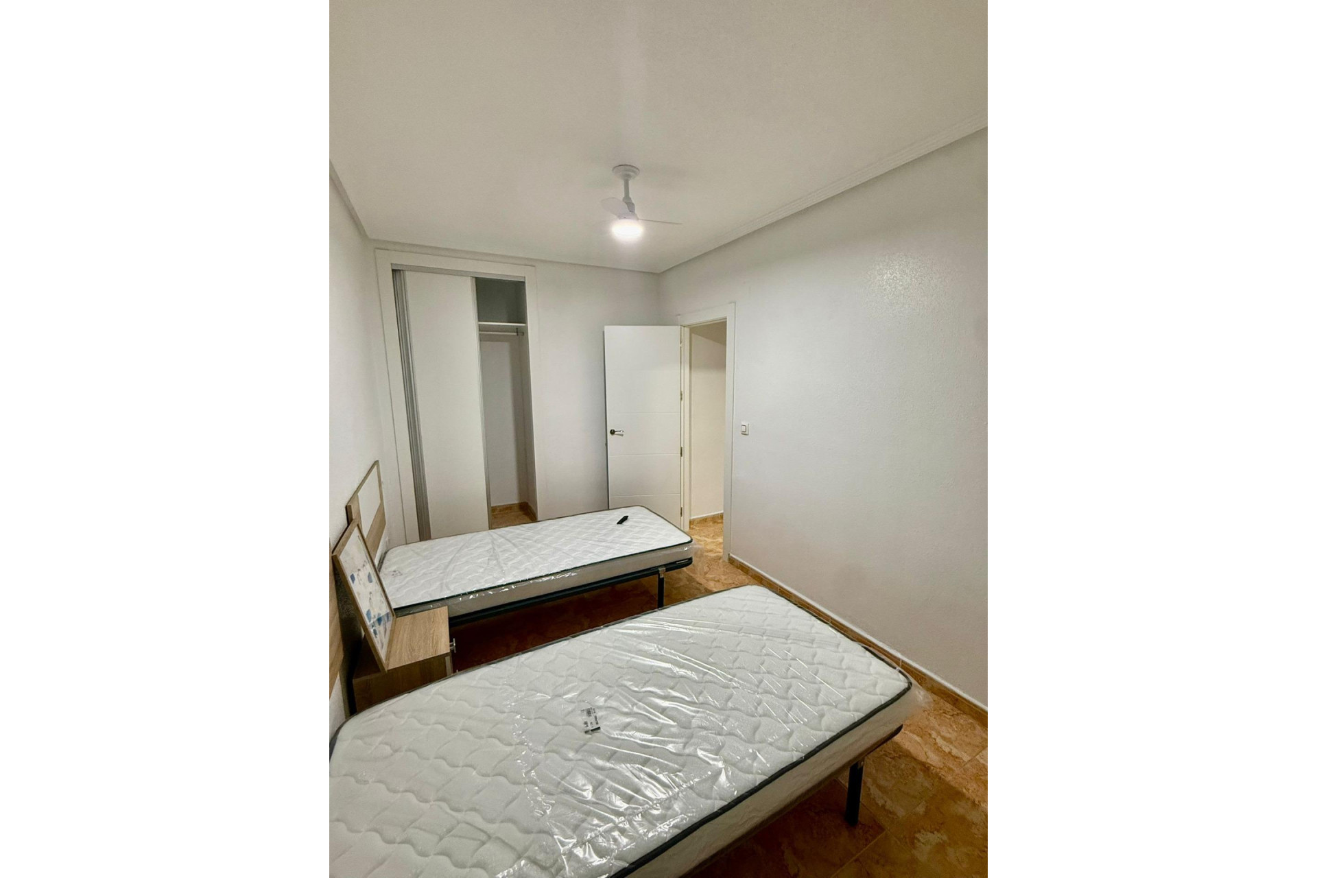 Resale - Apartment - Torrevieja - Playa de los locos