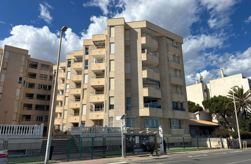 Resale - Apartment - Torrevieja - Playa de los locos