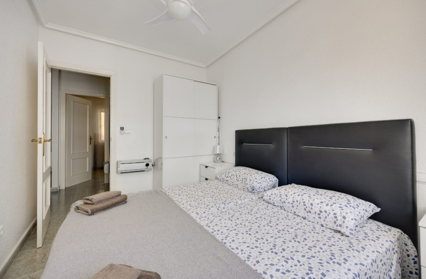 Resale - Apartment - Torrevieja - Playa de los locos
