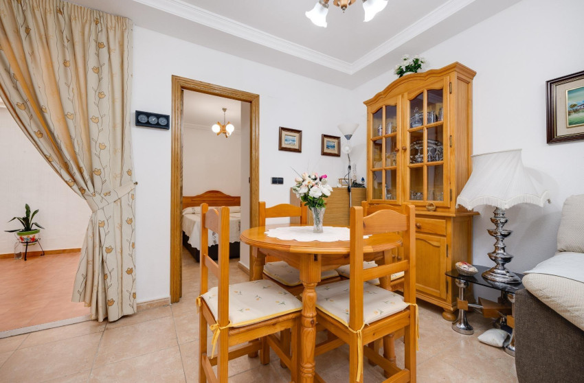 Resale - Apartment - Torrevieja - Playa del cura