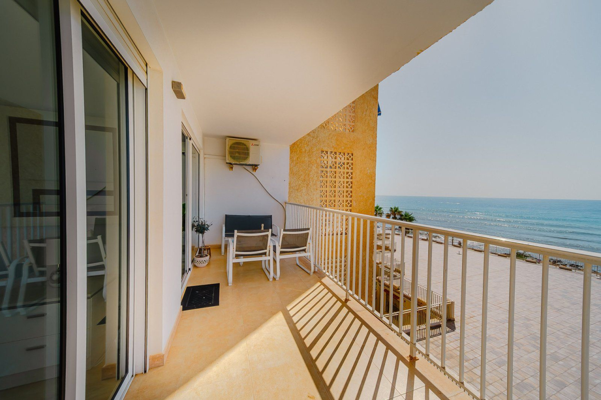 Resale - Apartment - Torrevieja - Playa del cura