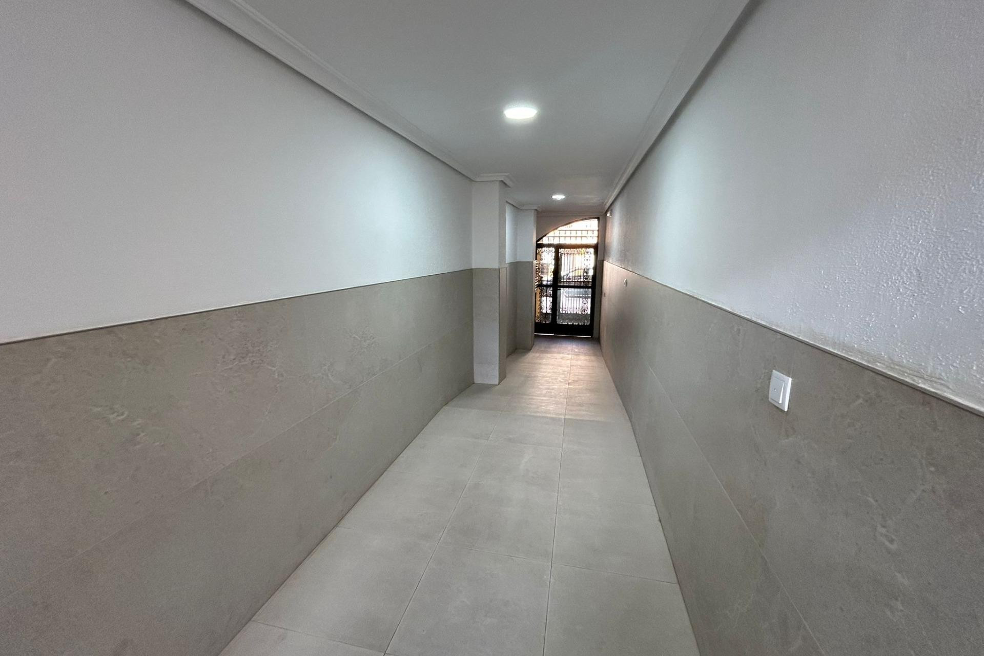 Resale - Apartment - Torrevieja - Playa del cura