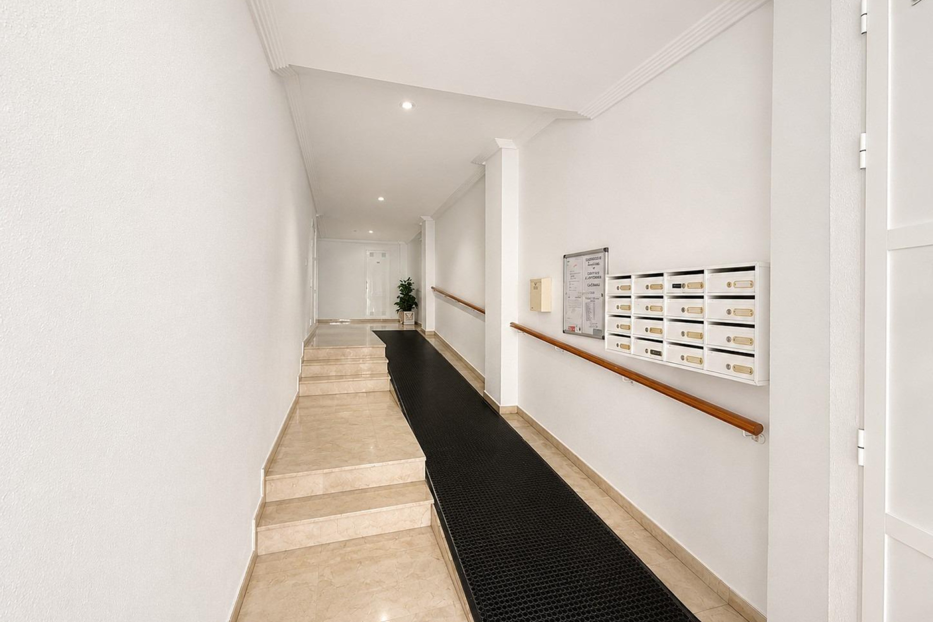 Resale - Apartment - Torrevieja - Playa del cura
