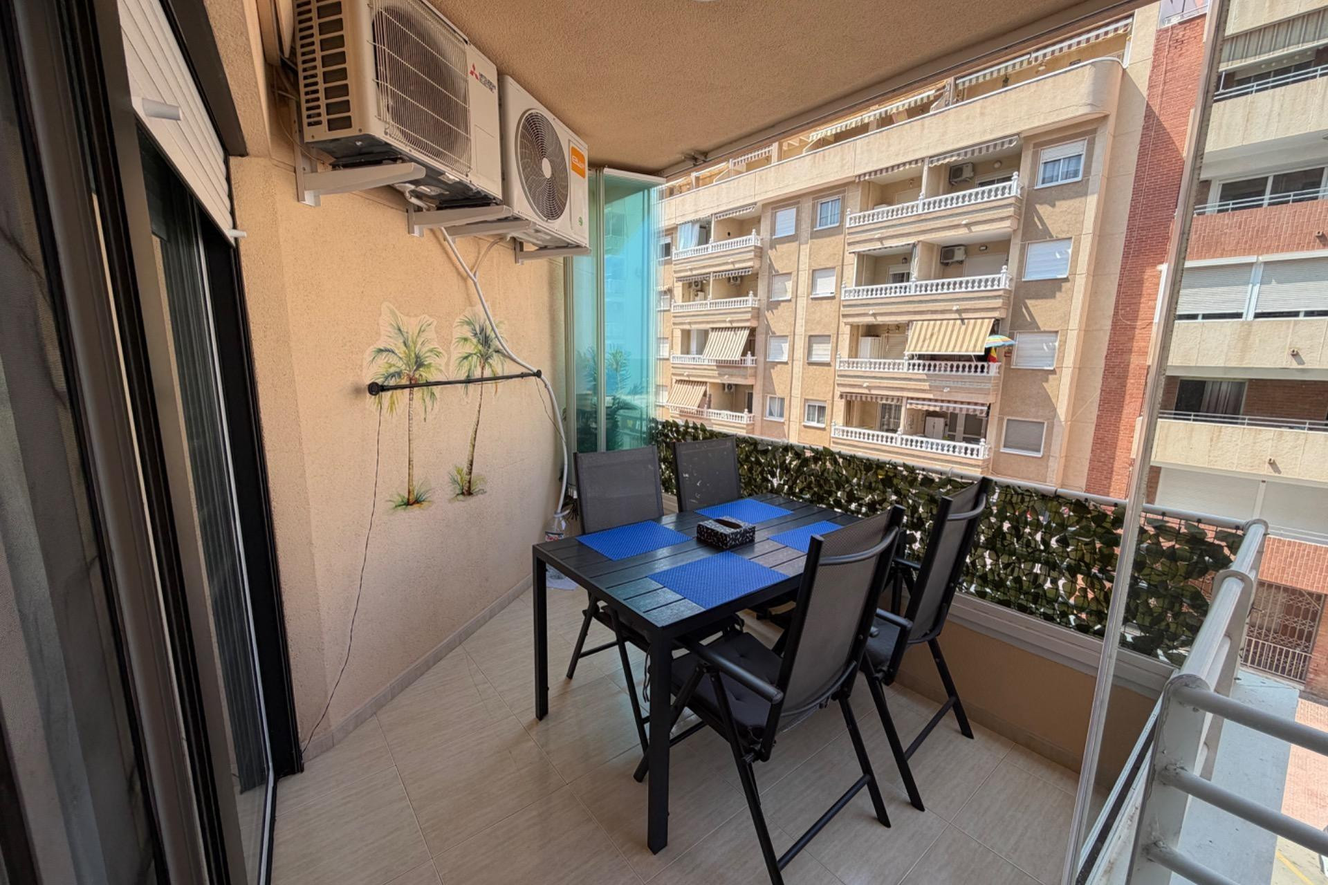 Resale - Apartment - Torrevieja - Playa del cura