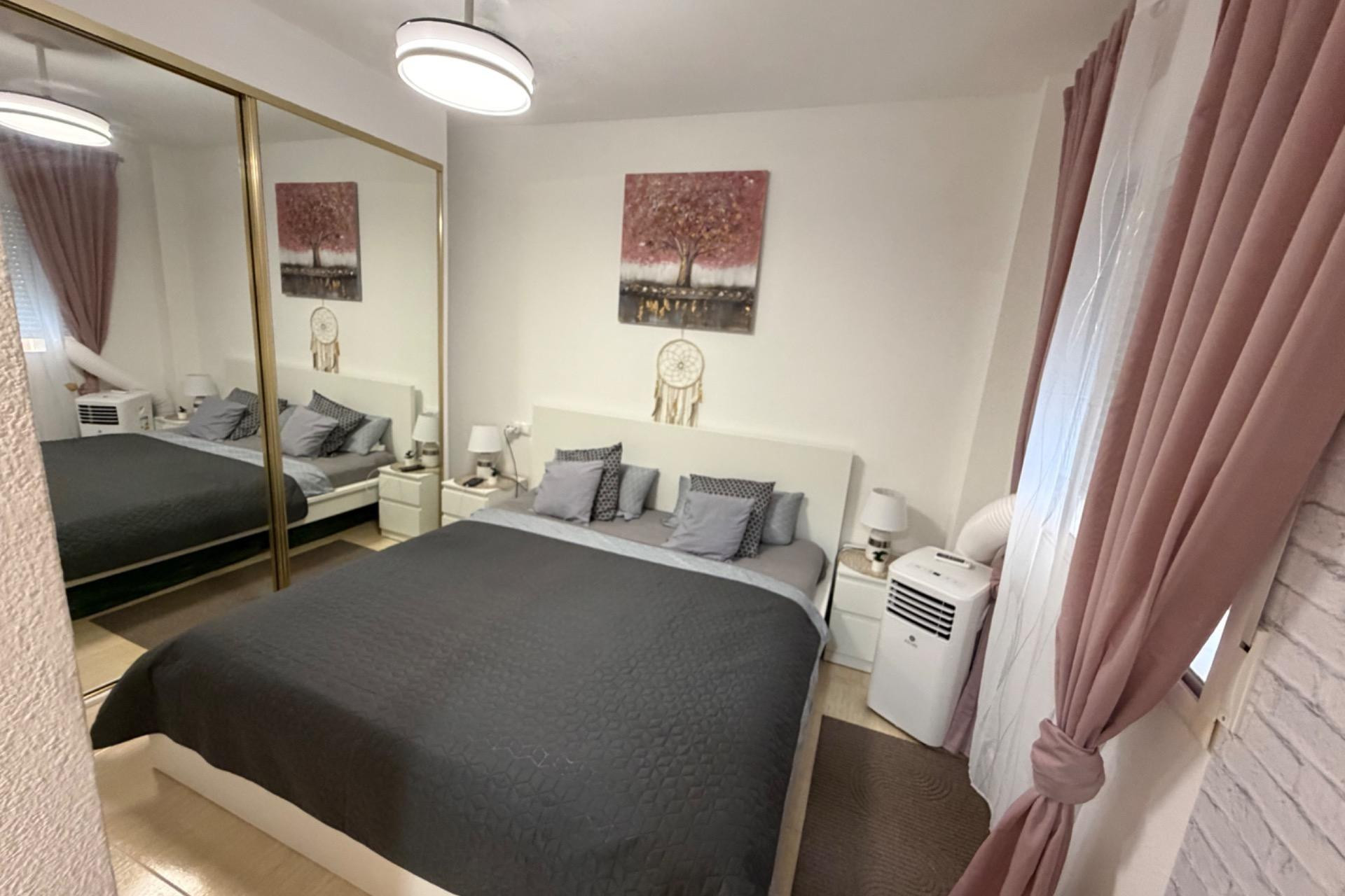 Resale - Apartment - Torrevieja - Playa del cura