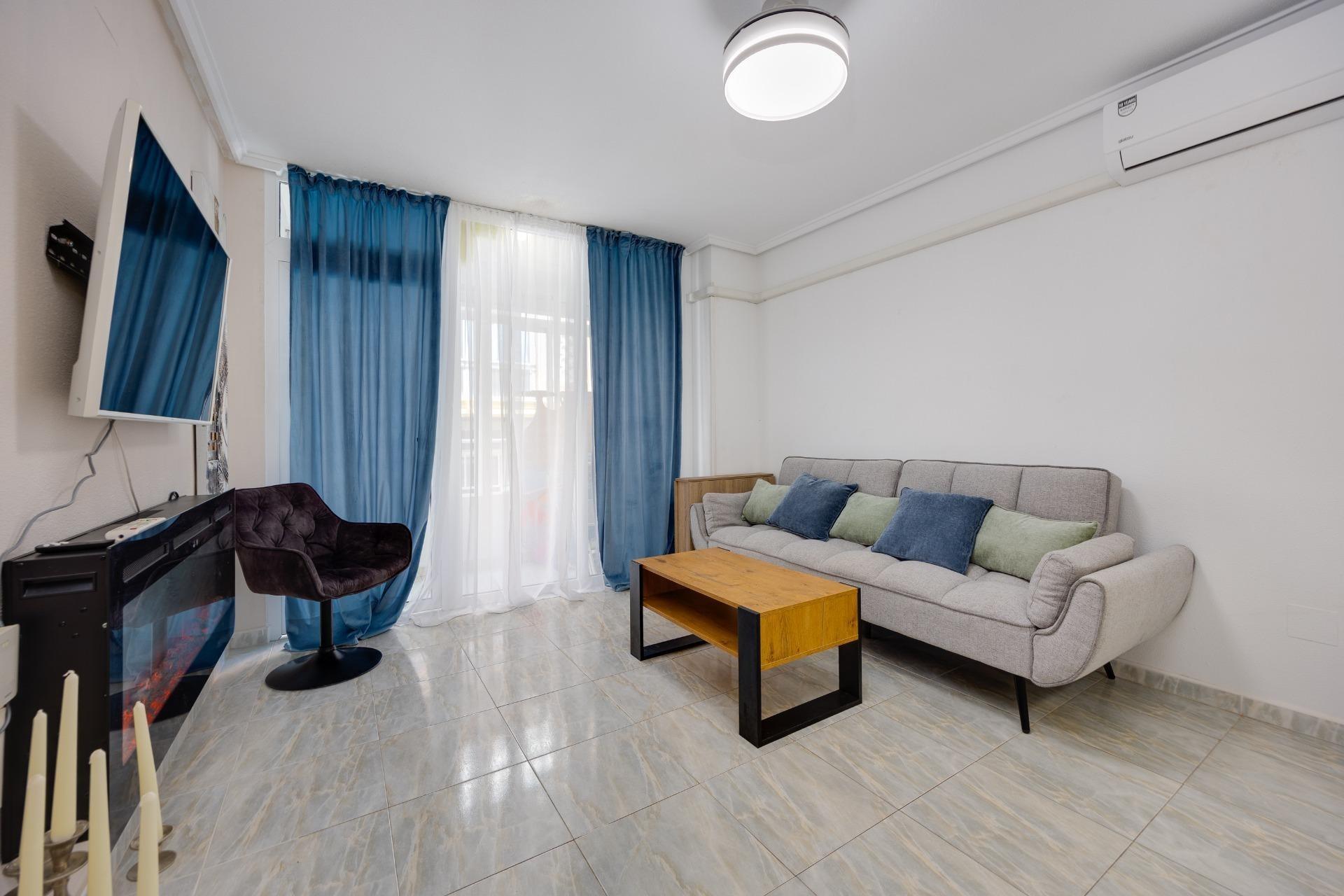 Resale - Apartment - Torrevieja - Playa del cura