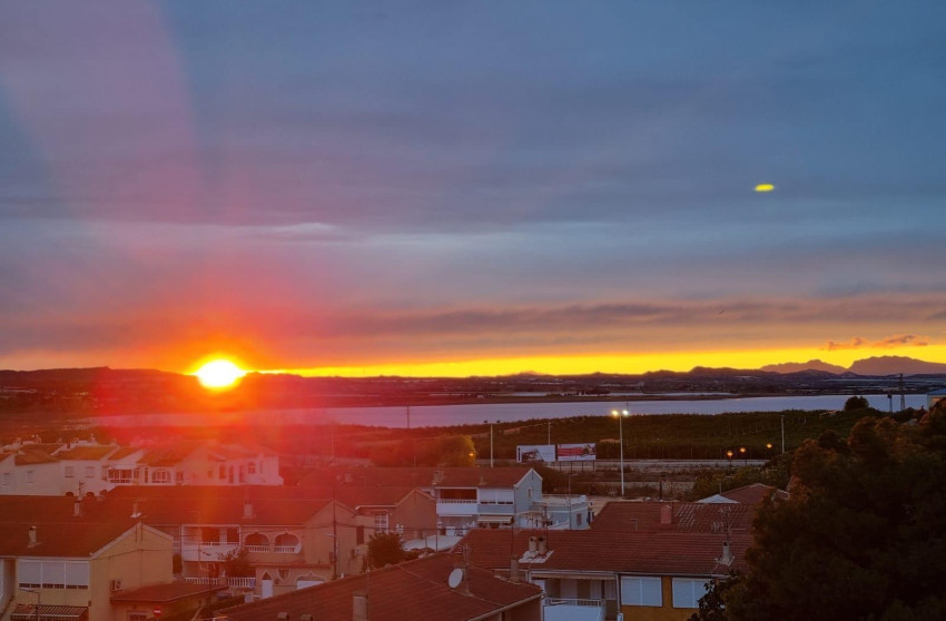 Resale - Apartment - Torrevieja - Playa Los Naufragos