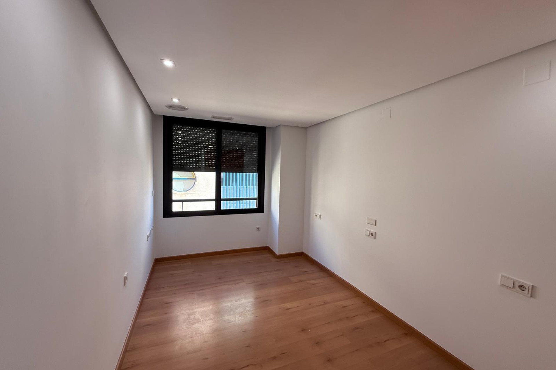 Resale - Apartment - Torrevieja - Puerto Deportivo