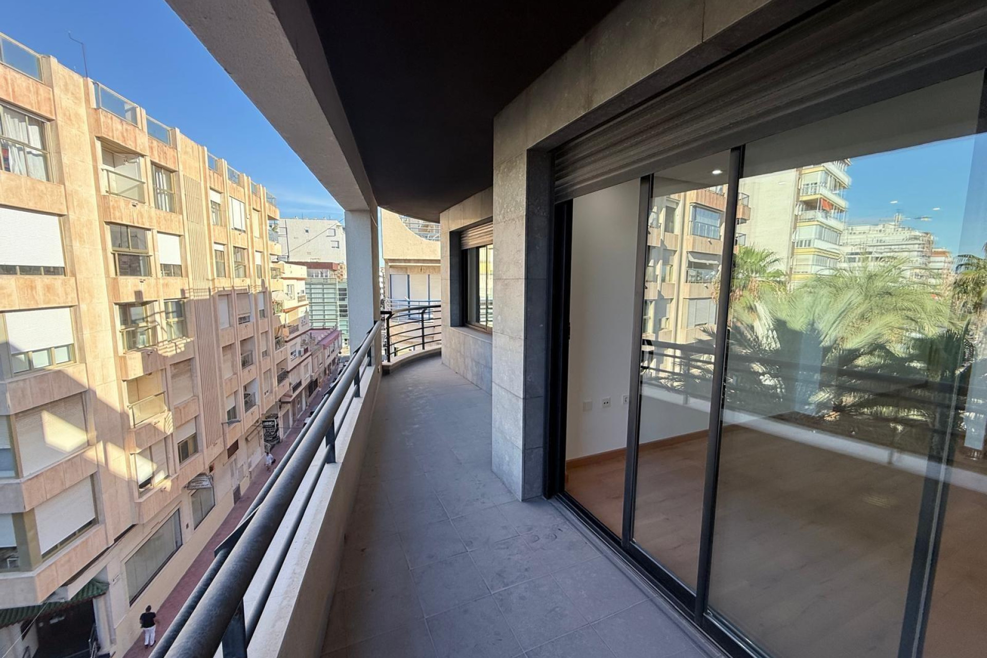 Resale - Apartment - Torrevieja - Puerto Deportivo