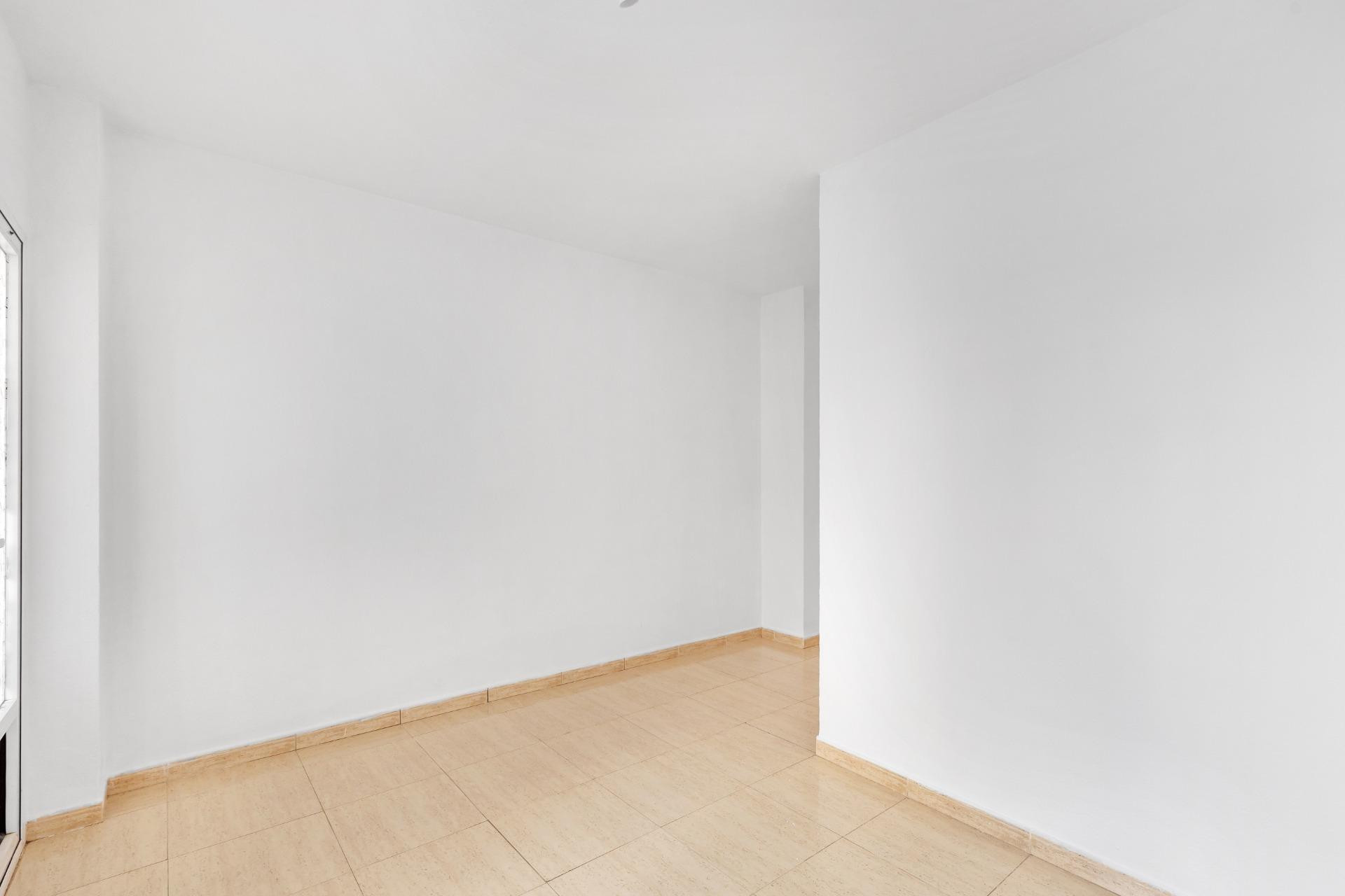 Resale - Apartment - Torrevieja - Puerto Deportivo