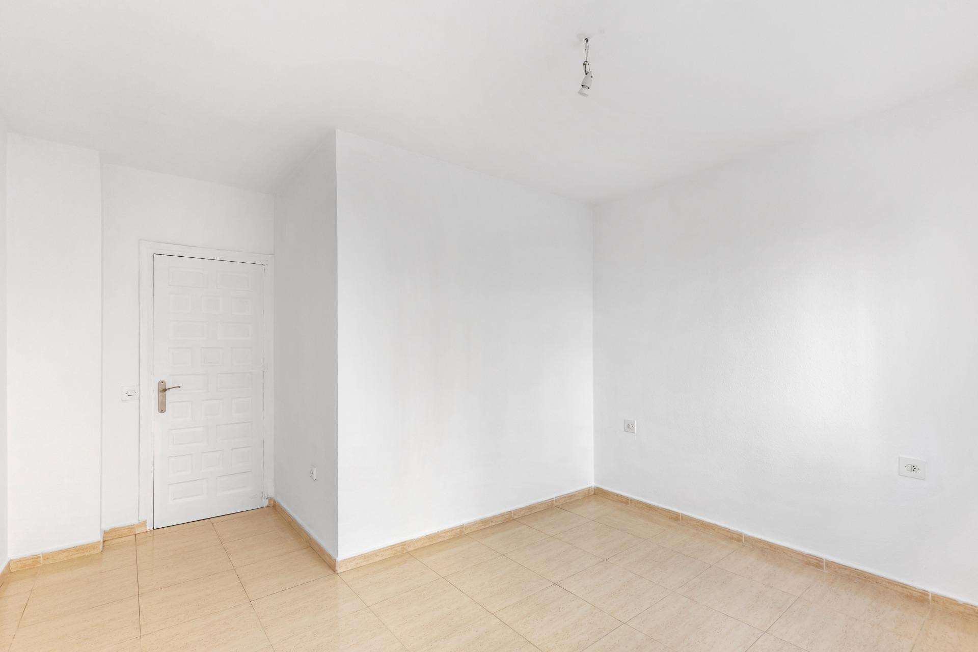 Resale - Apartment - Torrevieja - Puerto Deportivo