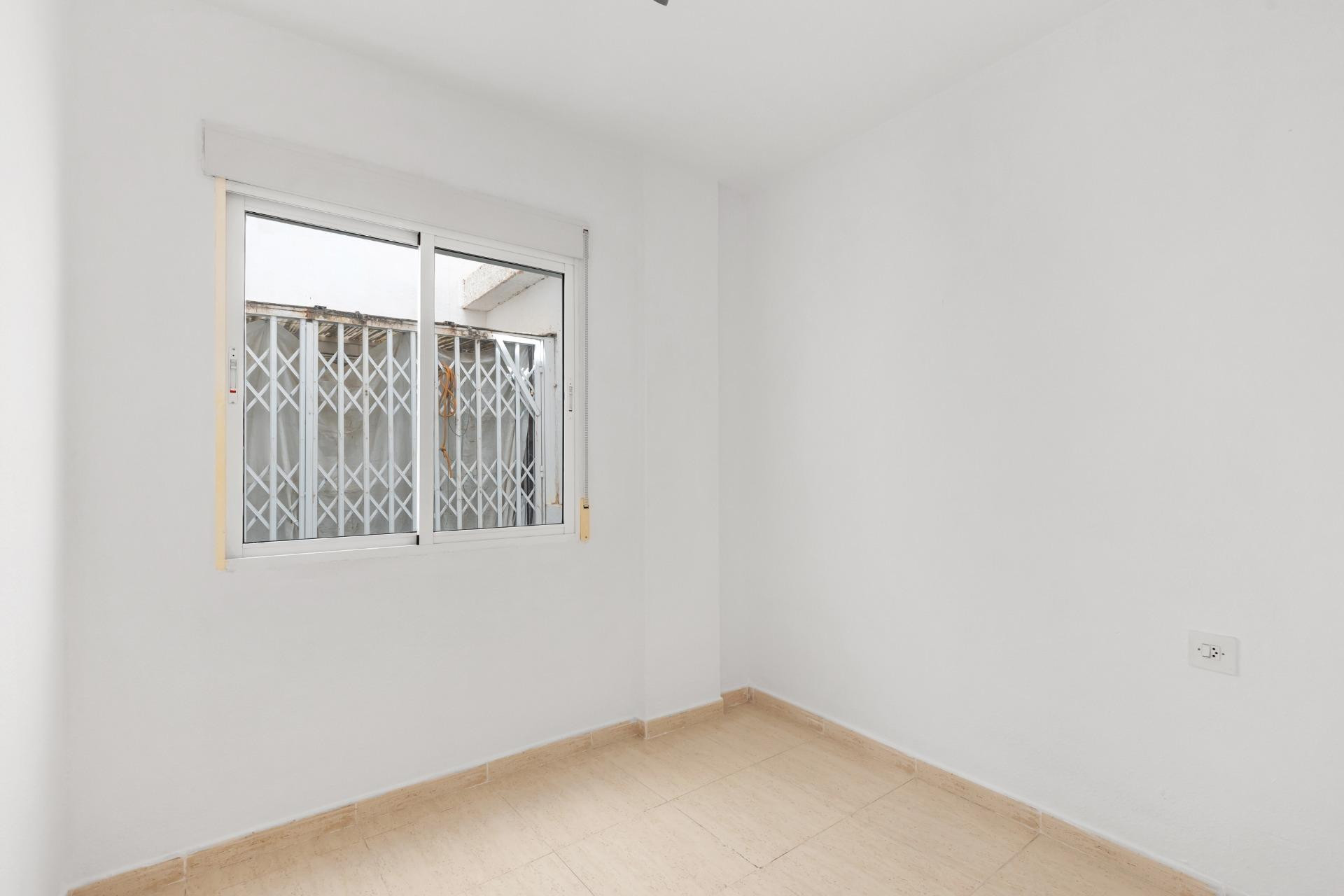 Resale - Apartment - Torrevieja - Puerto Deportivo