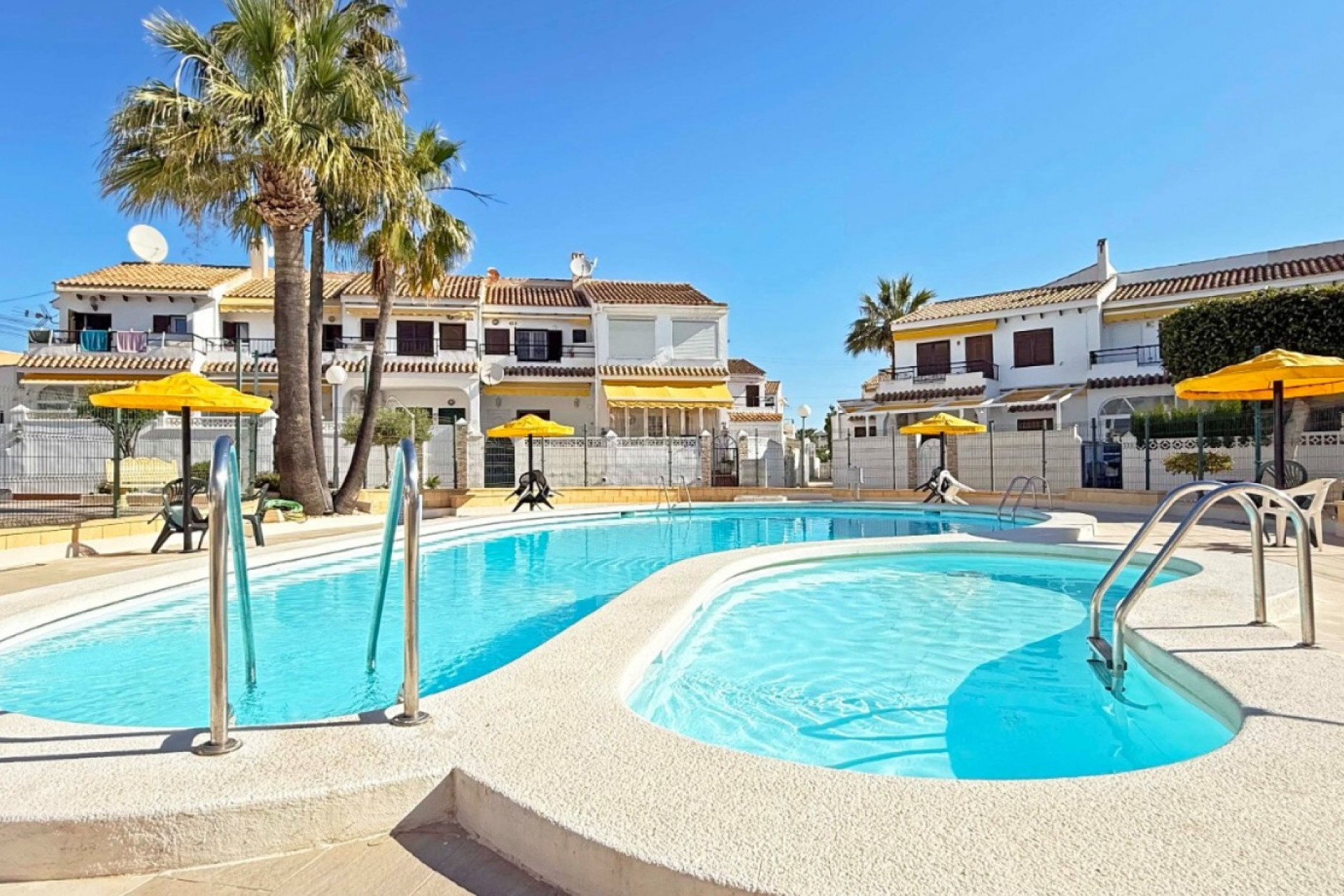 Resale - Apartment - Torrevieja - Torre La Mata