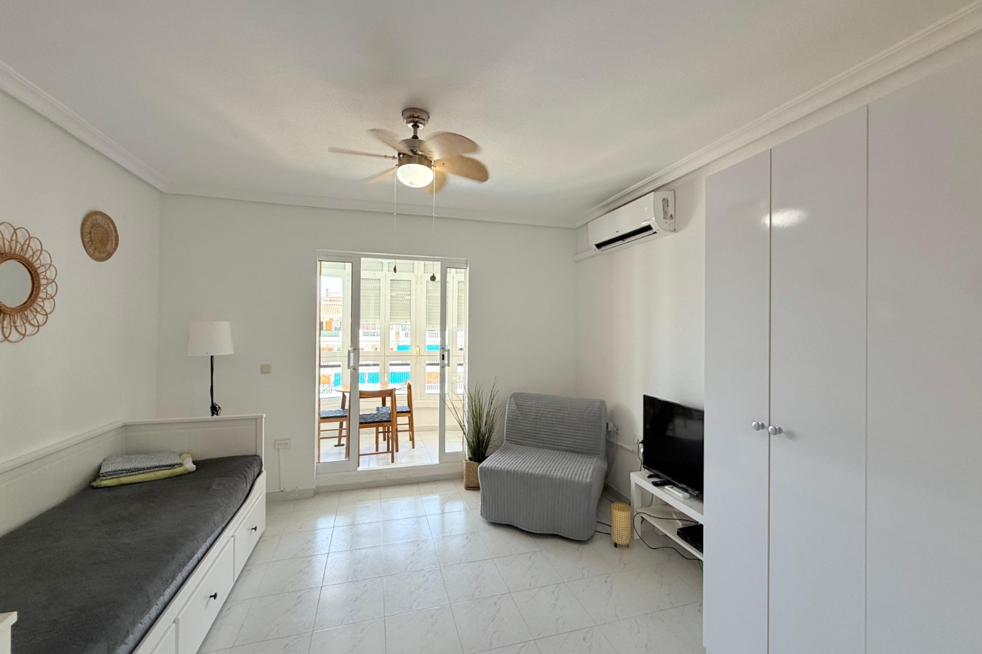 Resale - Apartment - Torrevieja - Torre La Mata