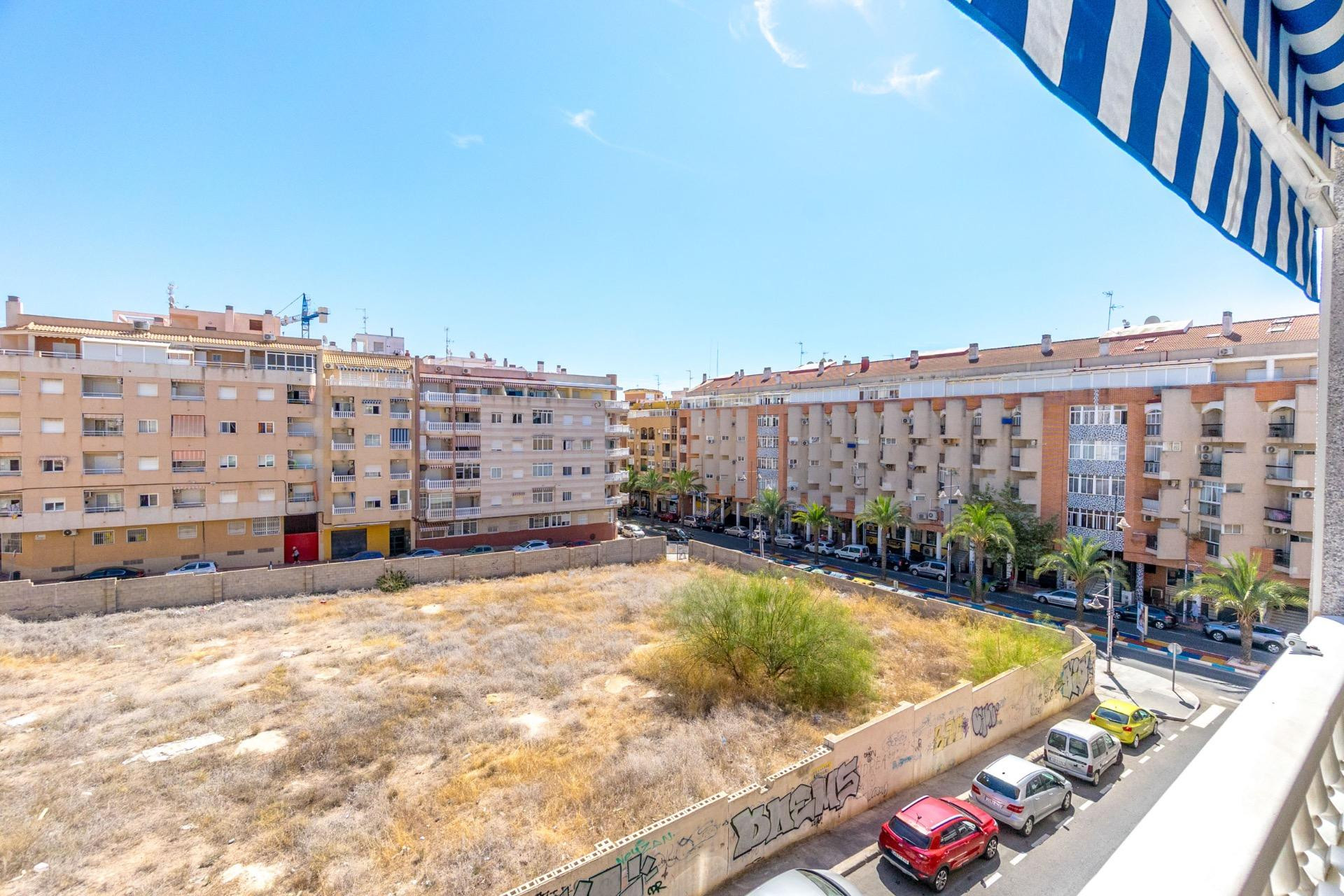 Resale - Apartment - Torrevieja - Torrevieja - Centre