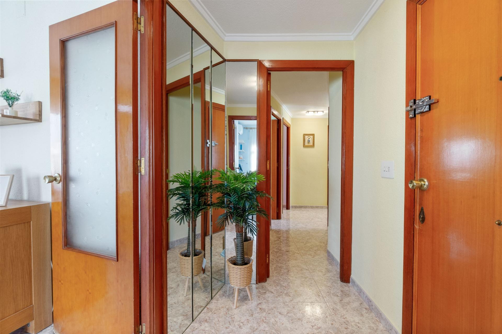 Resale - Apartment - Torrevieja - Torrevieja - Centre
