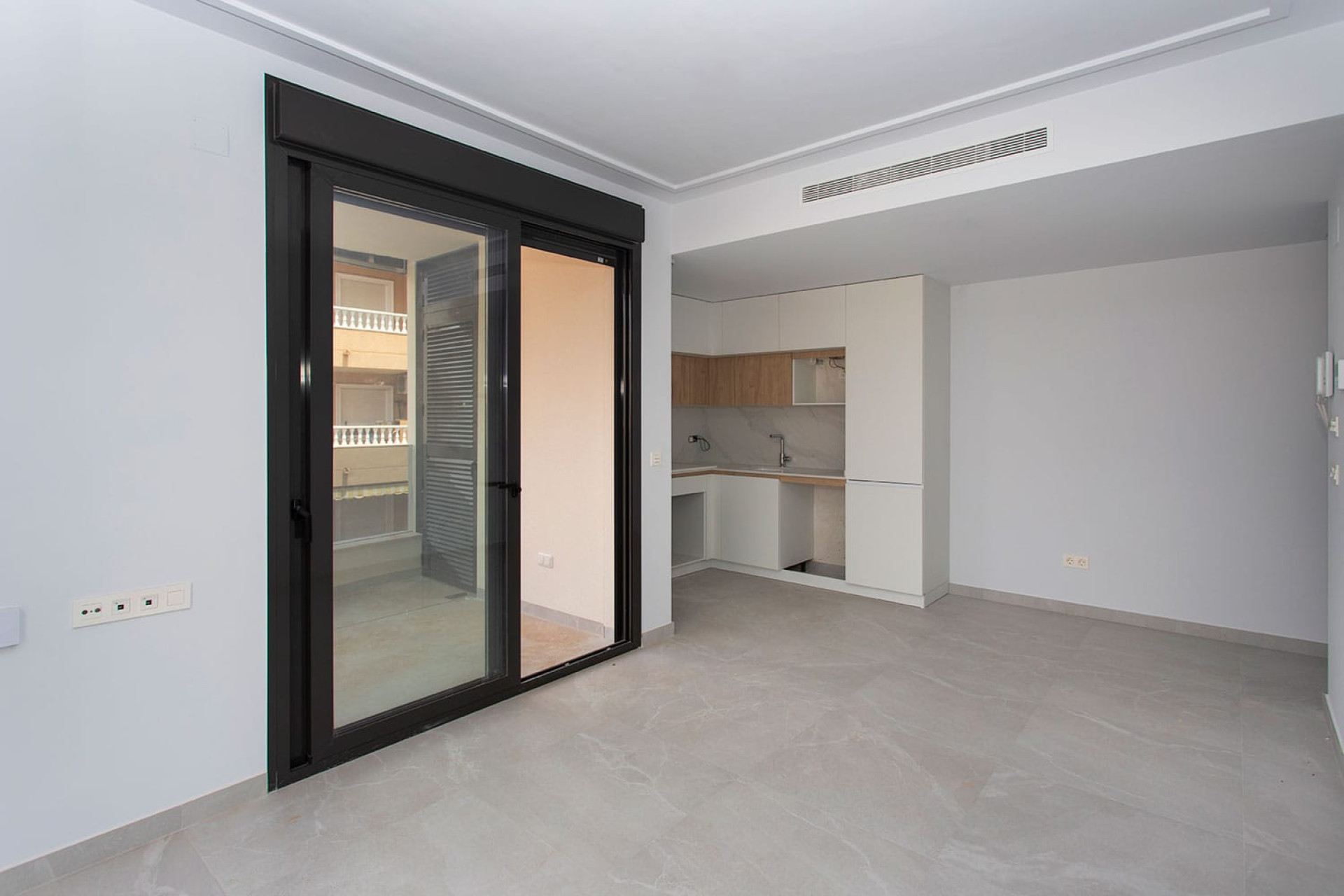 Resale - Apartment - Torrevieja - Torrevieja - Centre