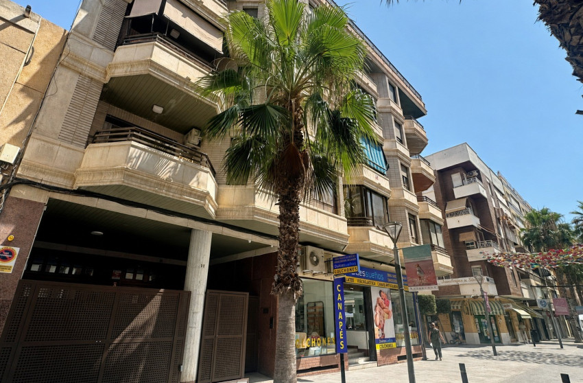 Resale - Apartment - Torrevieja - Torrevieja - Centre