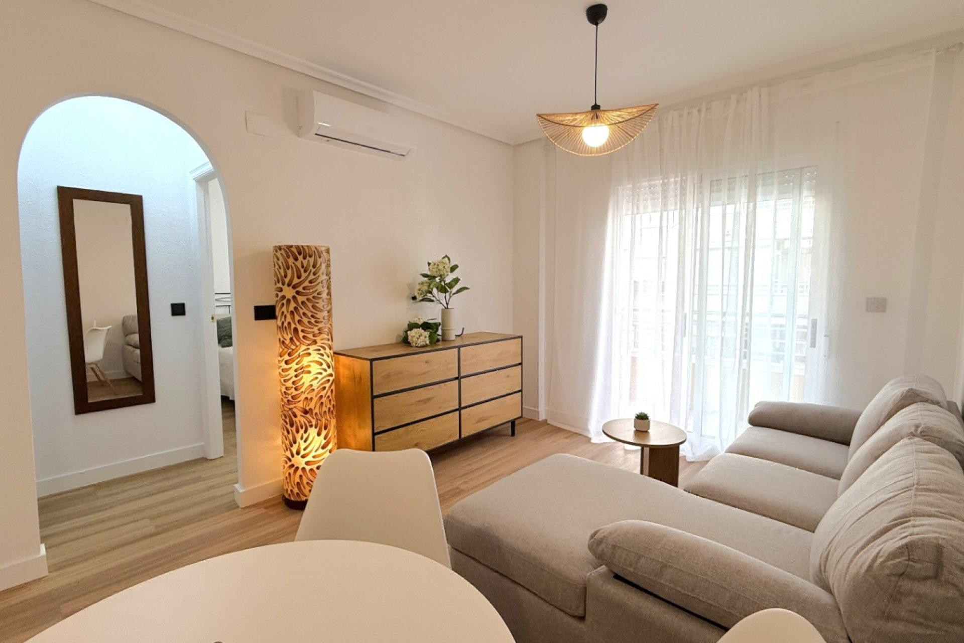 Resale - Apartment - Torrevieja - torrevieja