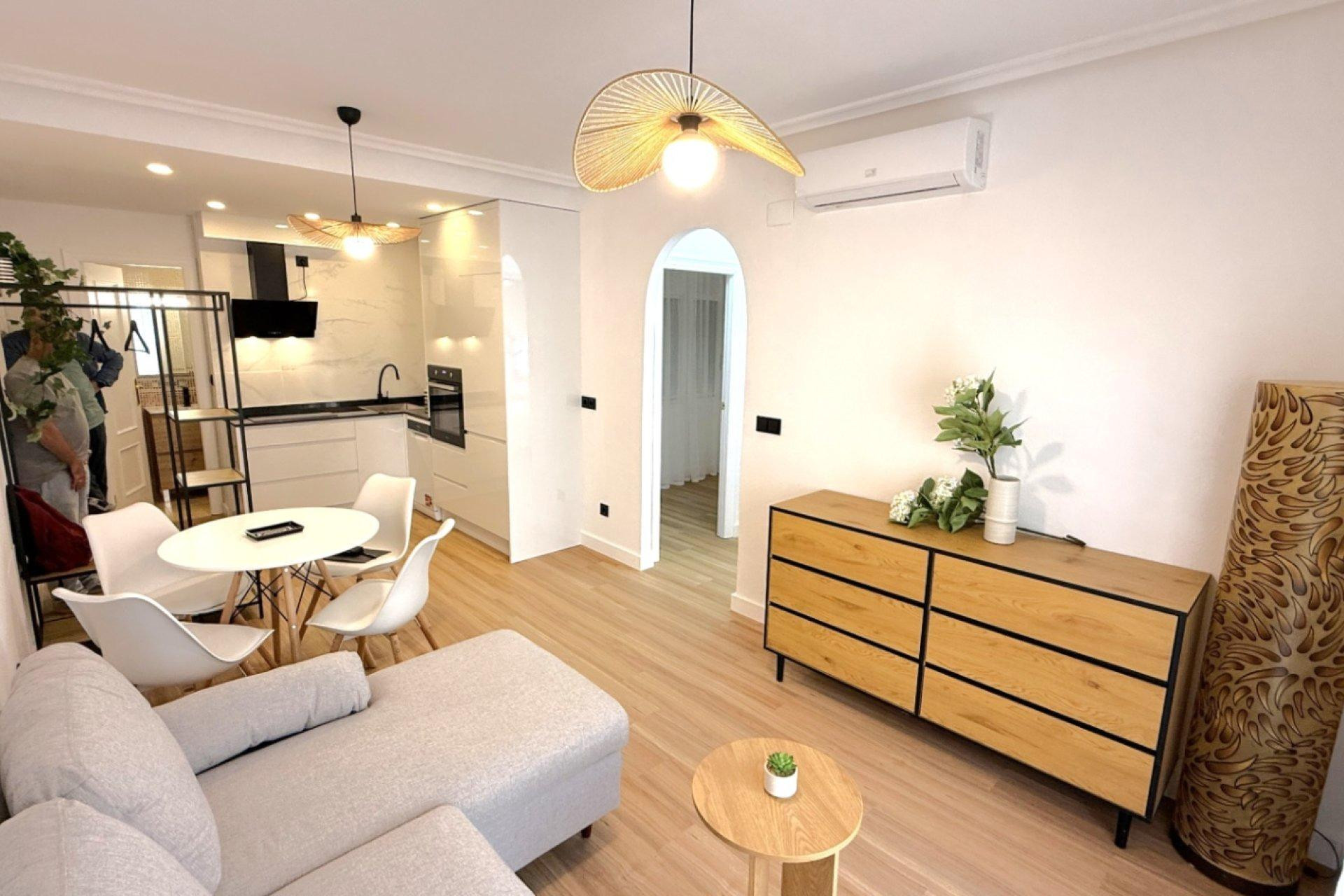 Resale - Apartment - Torrevieja - torrevieja