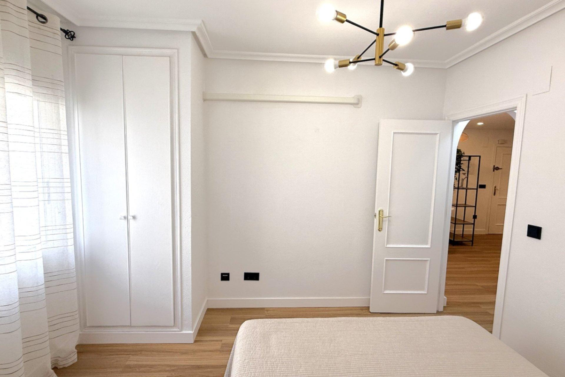 Resale - Apartment - Torrevieja - torrevieja