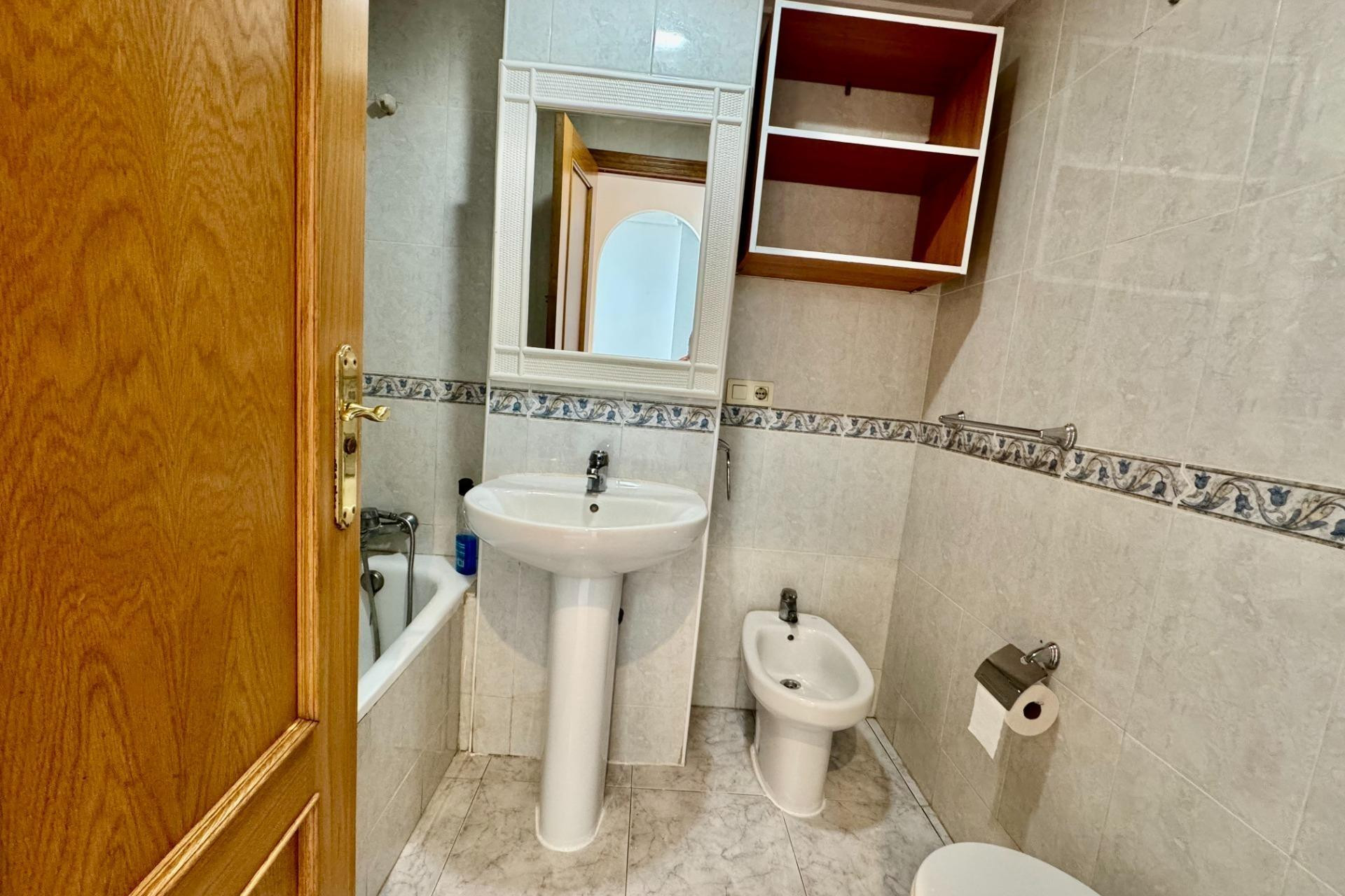 Resale - Apartment - Torrevieja - torrevieja
