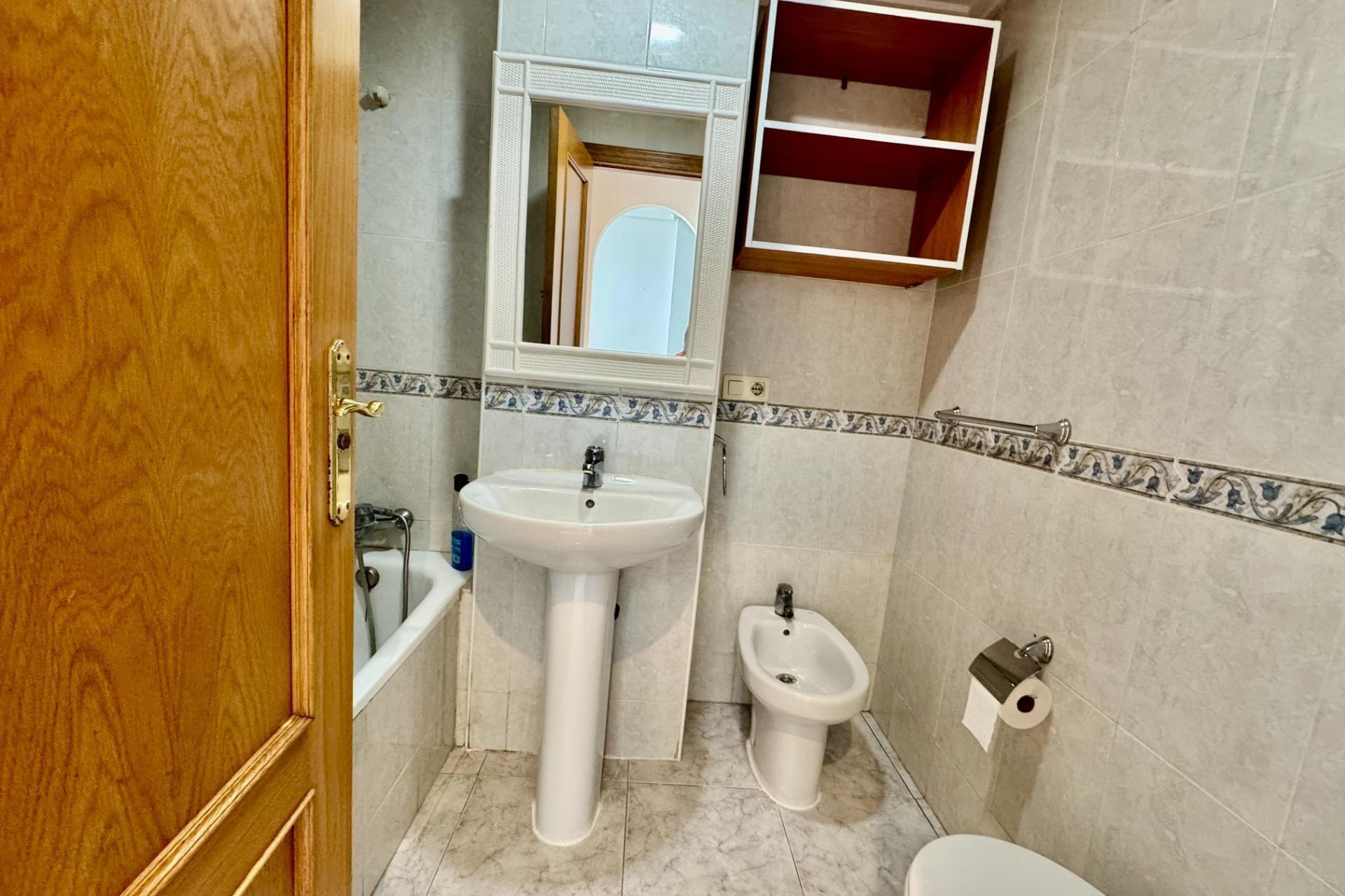 Resale - Apartment - Torrevieja - torrevieja