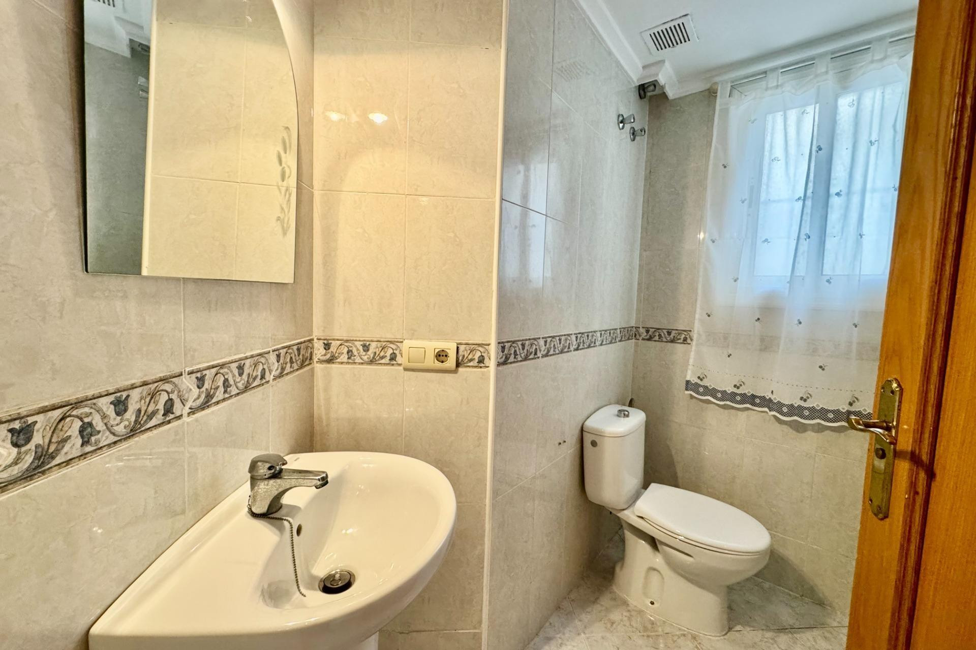 Resale - Apartment - Torrevieja - torrevieja