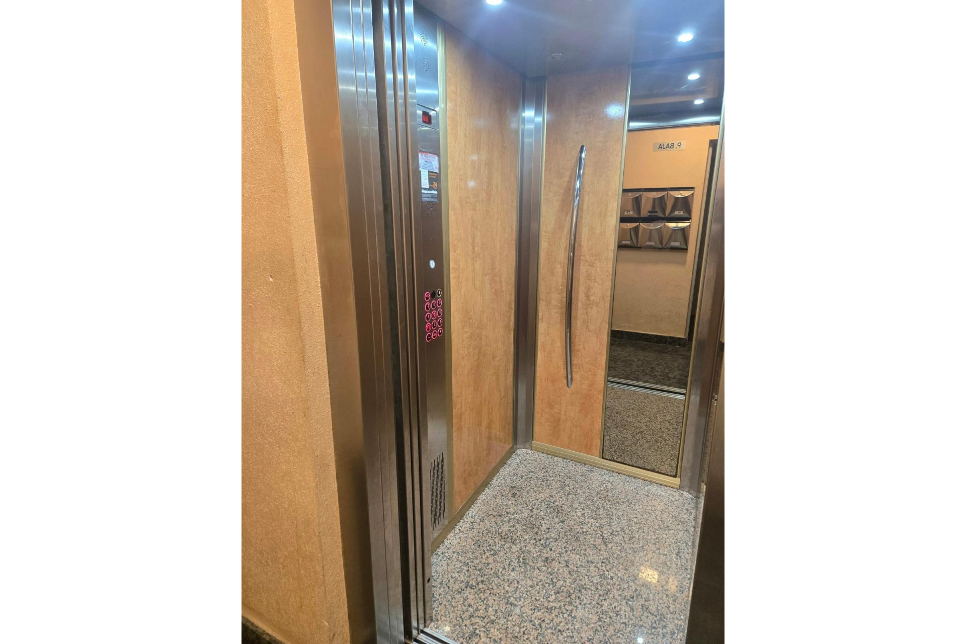 Resale - Apartment - Torrevieja - torrevieja