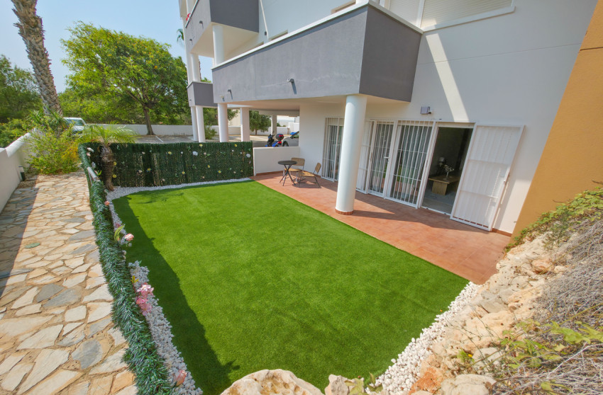 Resale - Apartment - Villamartín