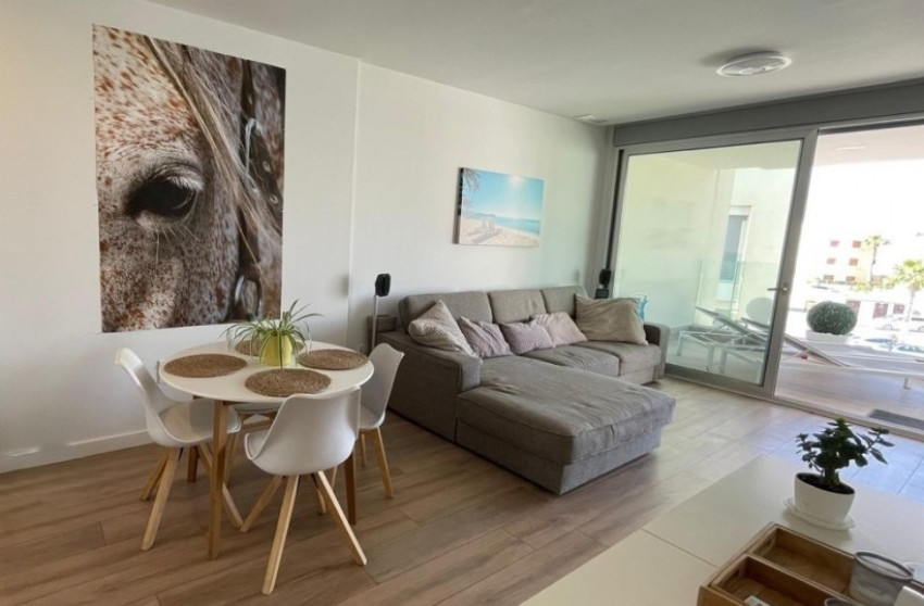 Resale - Apartment - Villamartin