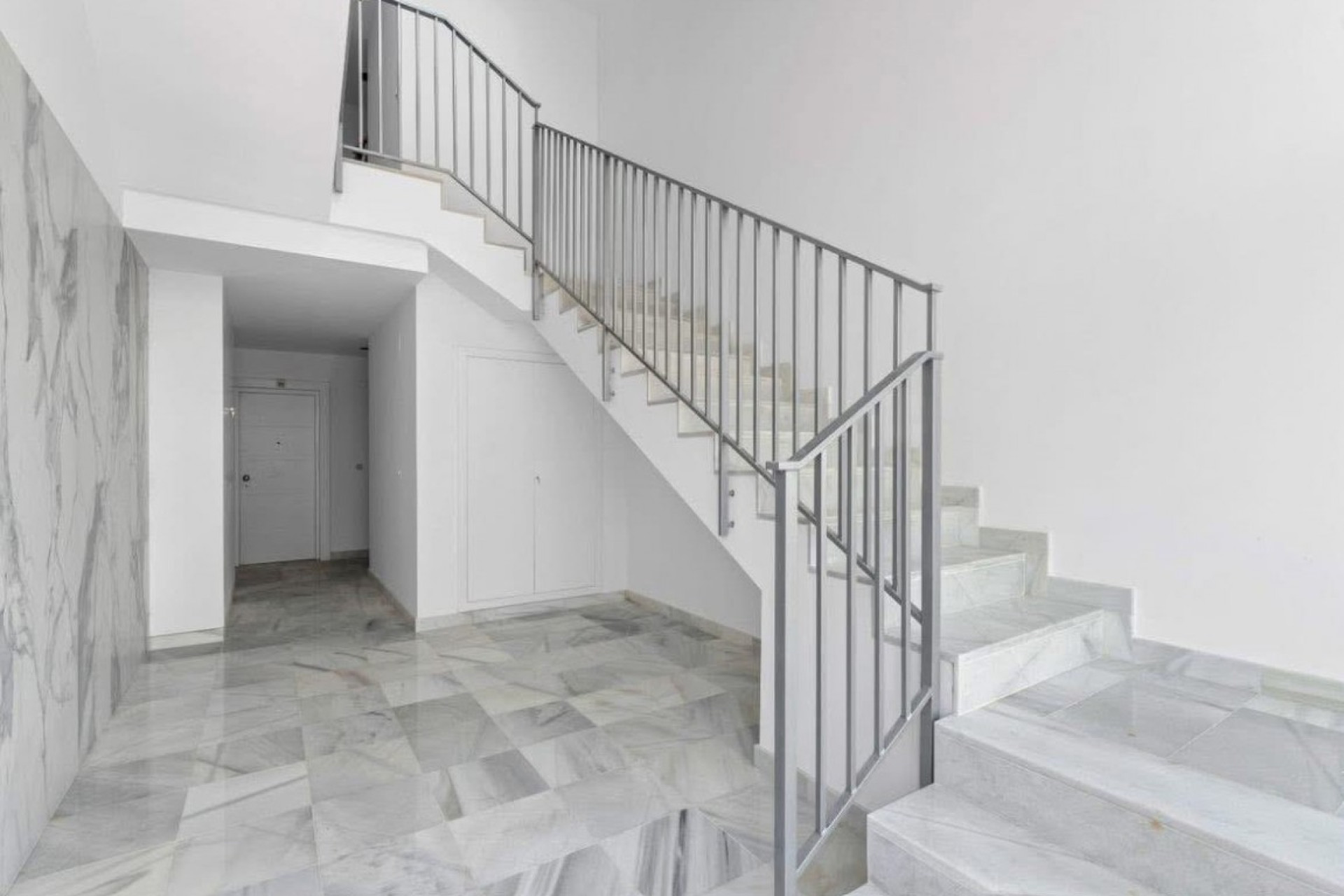 Resale - Apartment - Villamartin