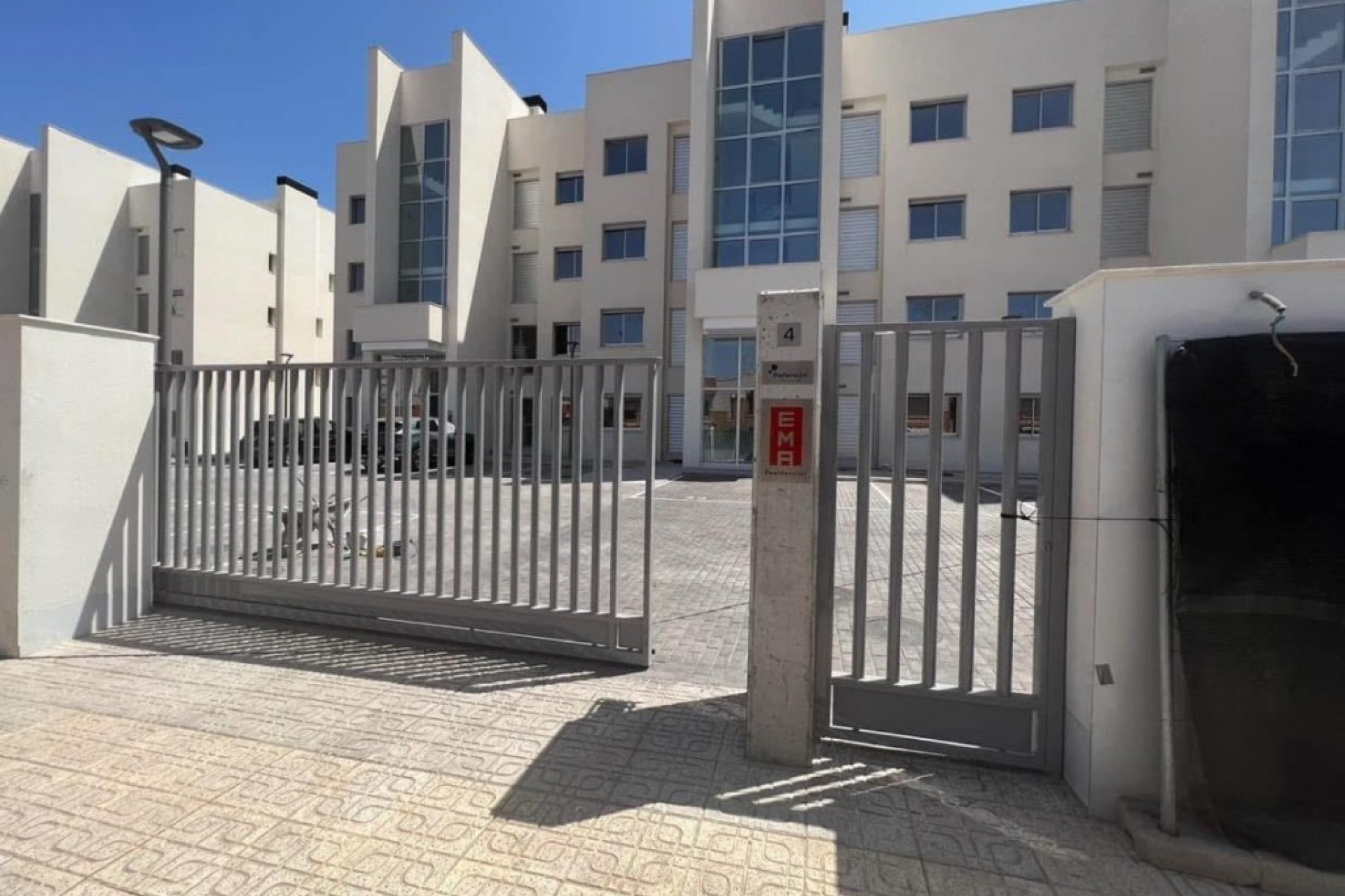 Resale - Apartment - Villamartin
