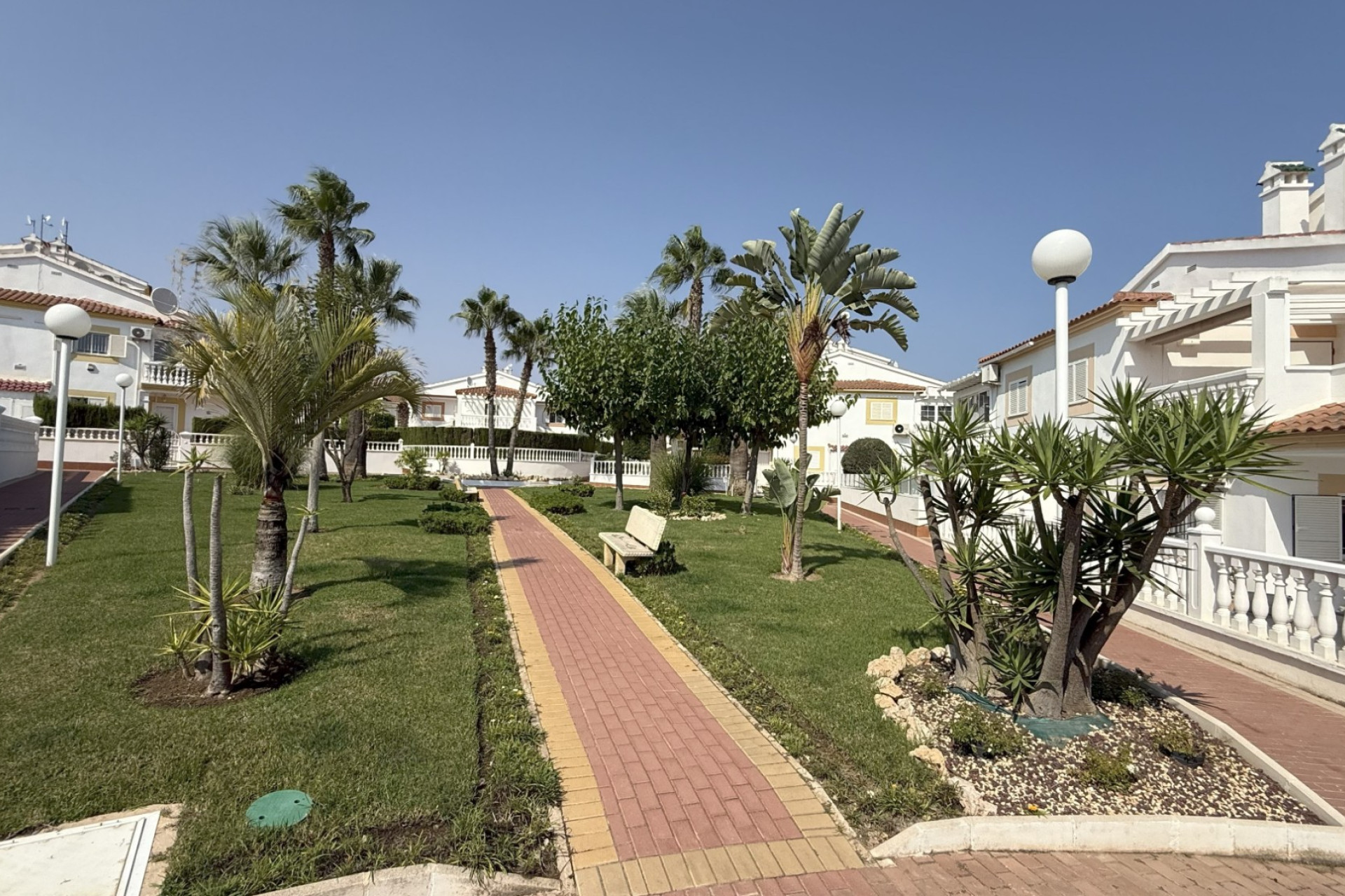 Resale - Apartments - Orihuela Costa - La Zenia