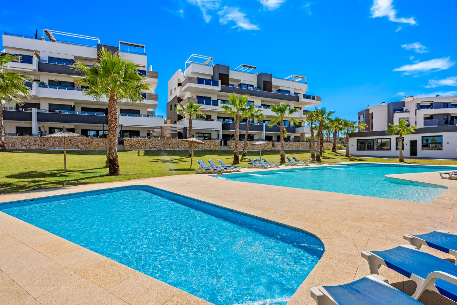 Resale - Apartments - Orihuela Costa - Los Altos