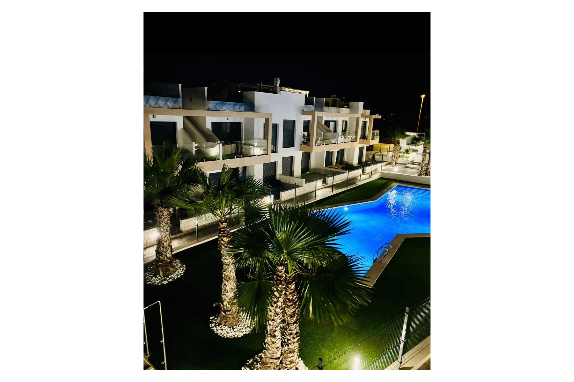 Resale - Apartments - Orihuela Costa - Villamartín