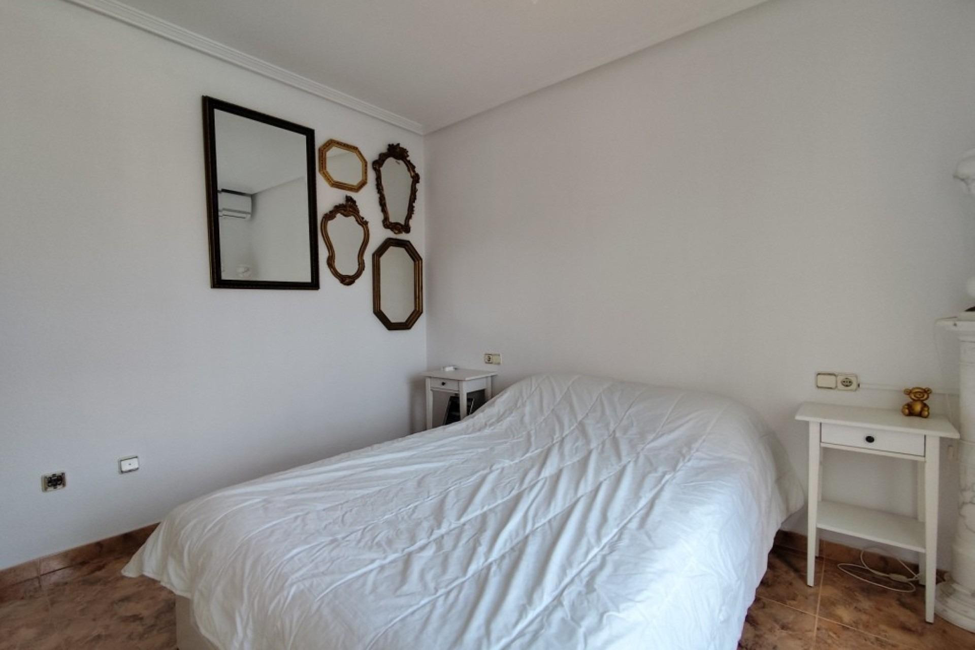 Resale - Bungalow - Groundfloor - Orihuela Costa - Campoamor