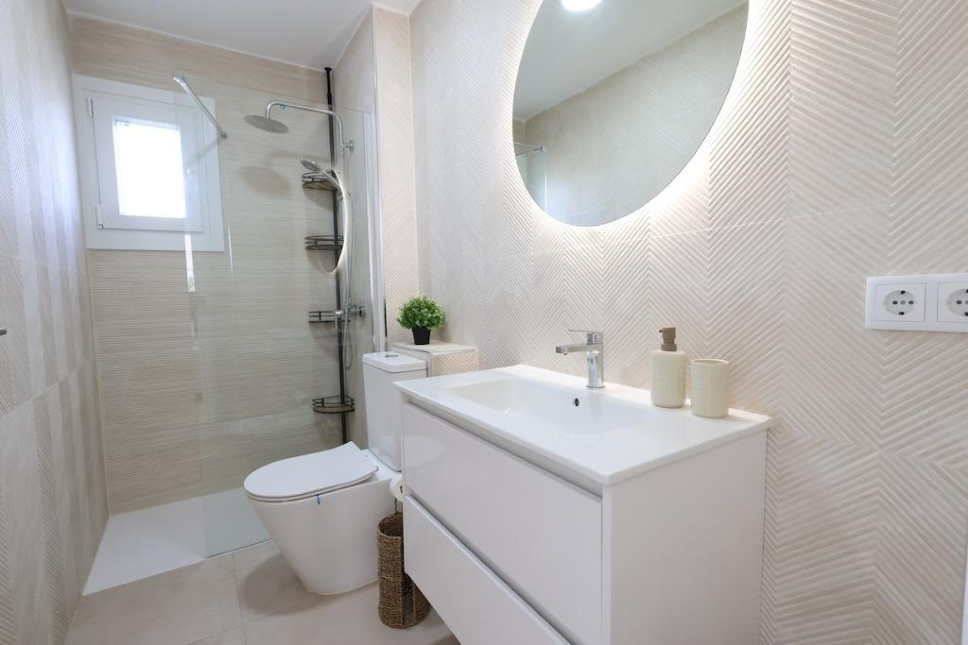 Resale - Bungalow - Groundfloor - Orihuela Costa - La Zenia